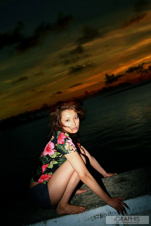 吉崎直绪《HAPPY ISLAND》