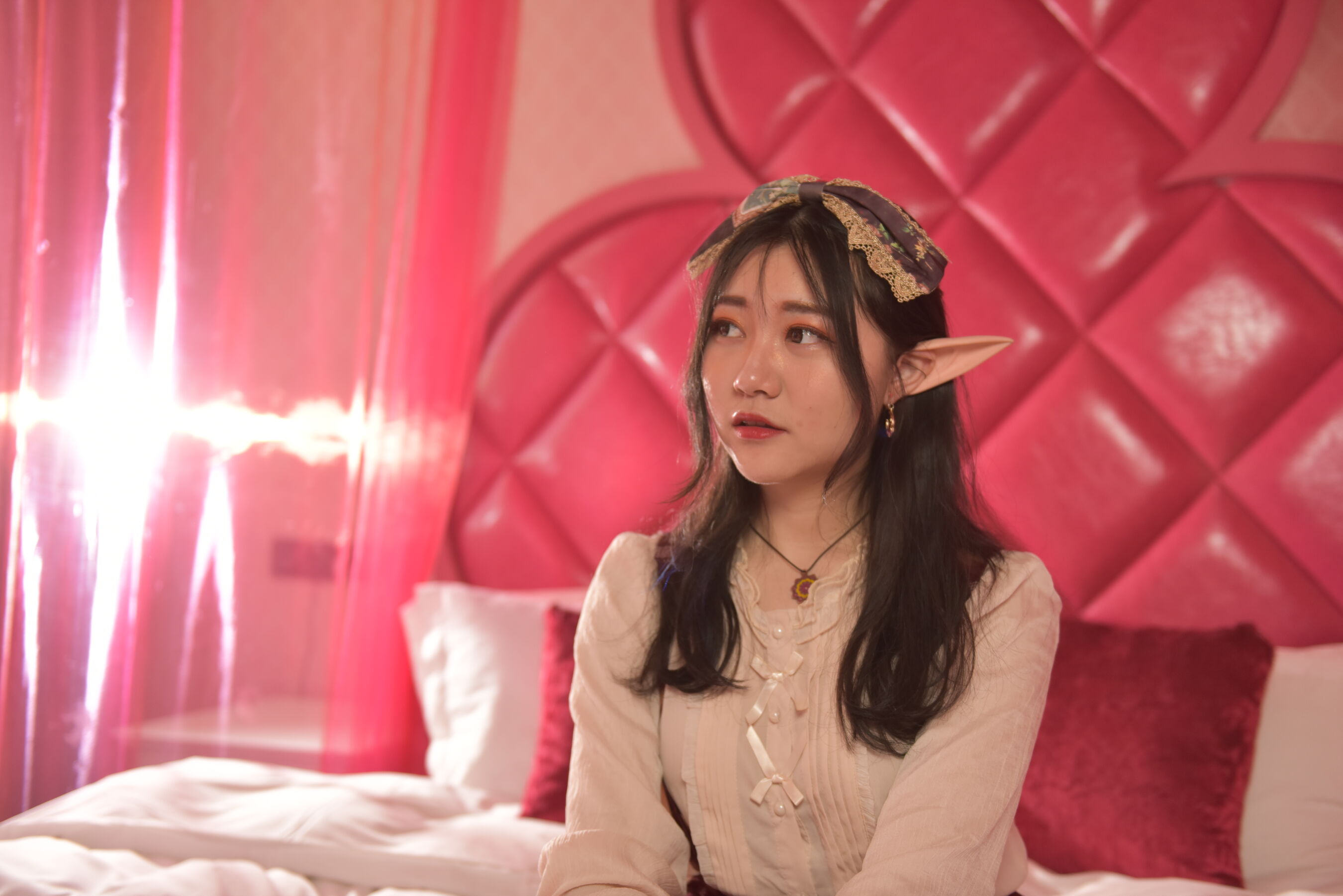 国模小若大尺度人体私拍套图