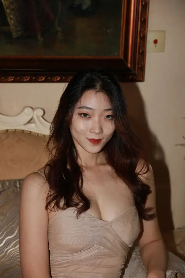 国模曼丽大尺度人体私拍套图 | Page 2