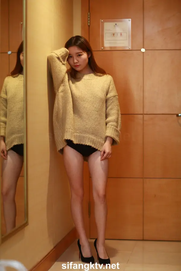 国模美莎大尺度人体私拍套图 | Page 2