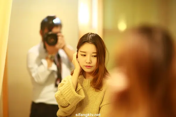 国模美莎大尺度人体私拍套图 | Page 4