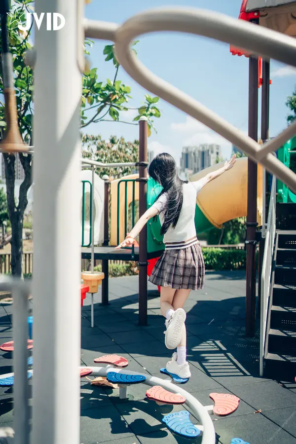 飘飘《裸体瑜伽》