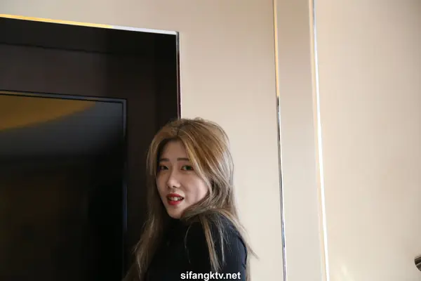 国模幼师大尺度人体私拍套图 | Page 5