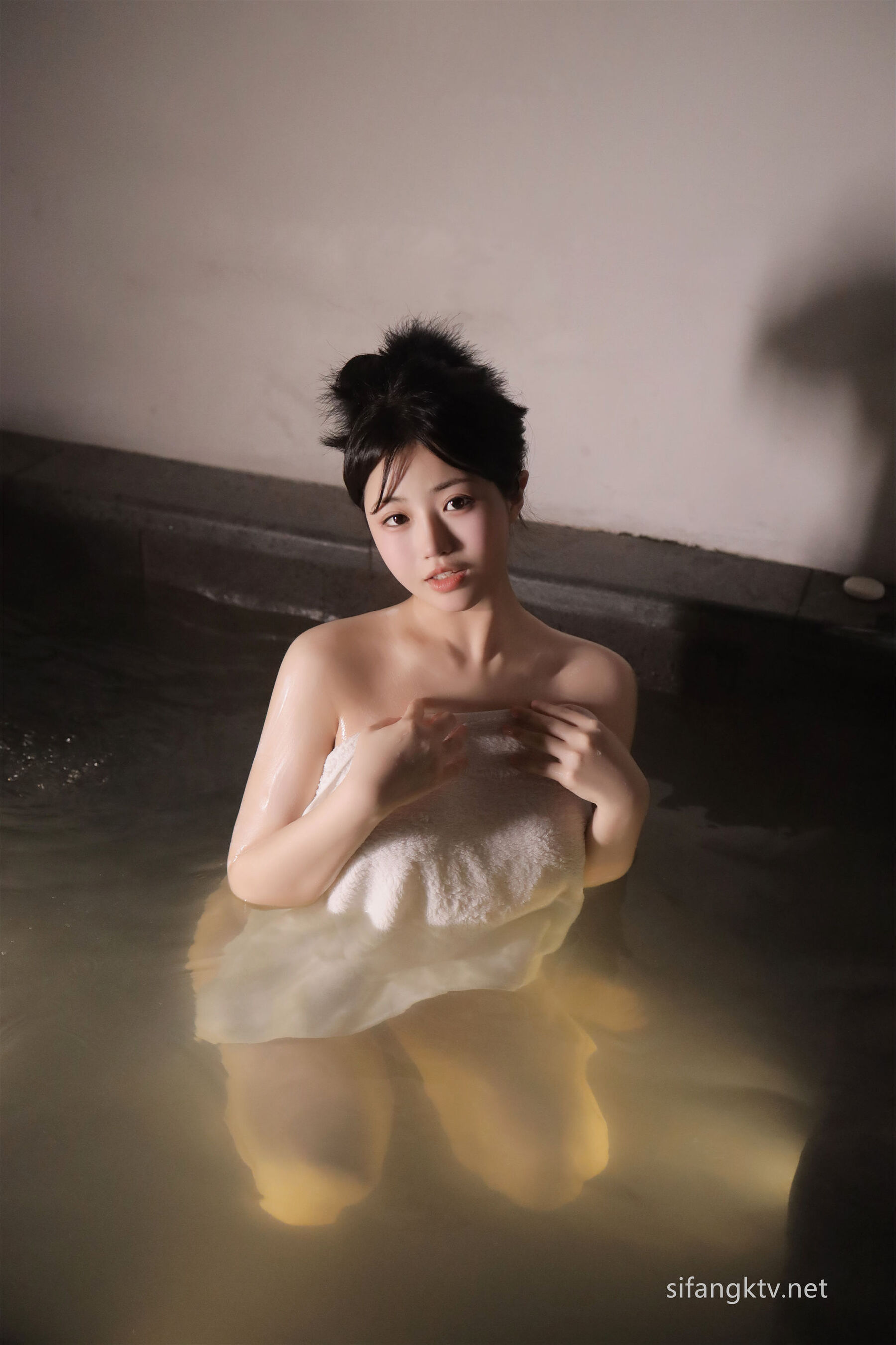 Vol. 7977 陈小花《内部露点流出版》 | Page 2