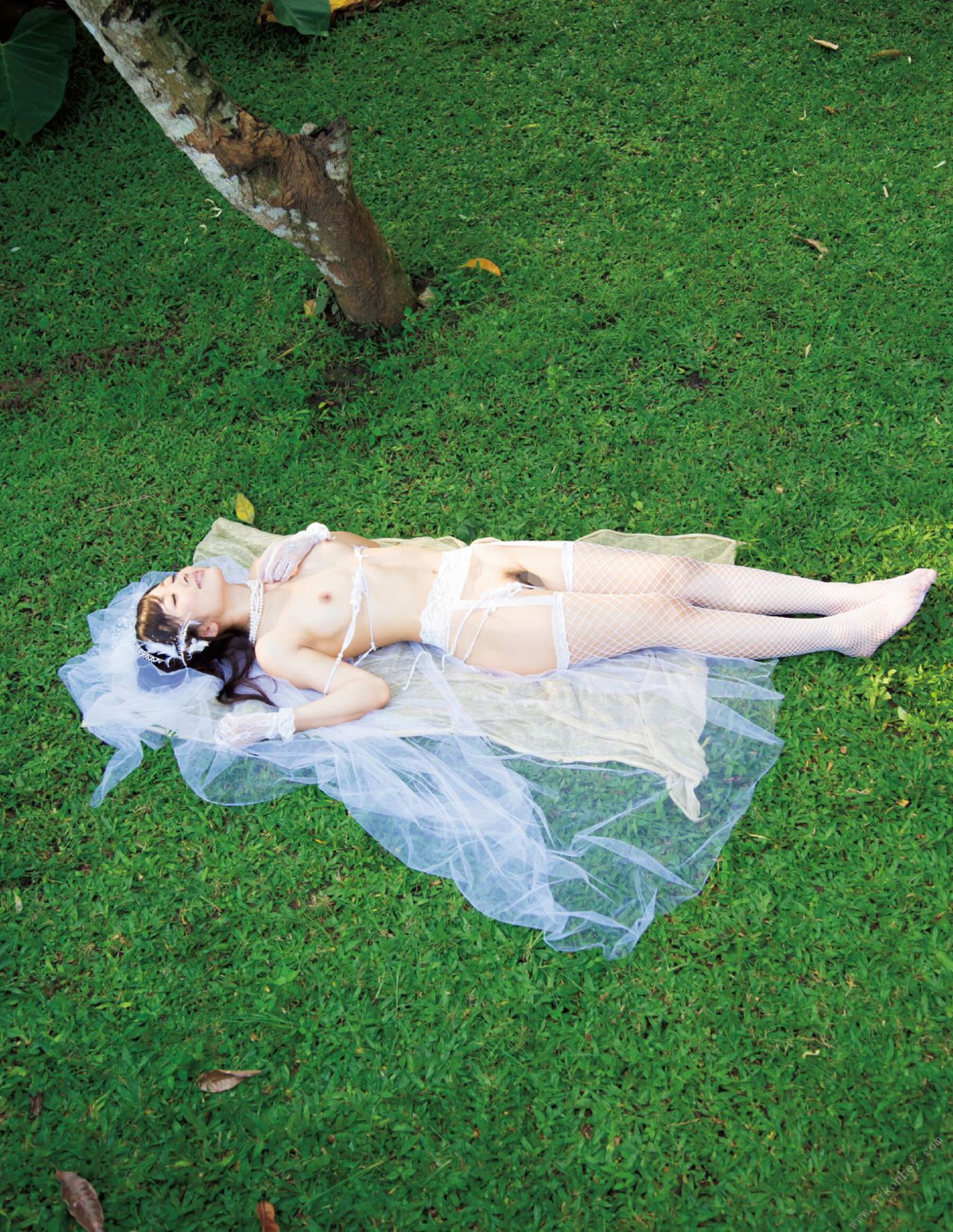 大槻响《1st.写真集 Feel Beat》