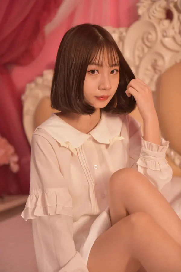 国模曜依大尺度人体私拍套图 | Page 3