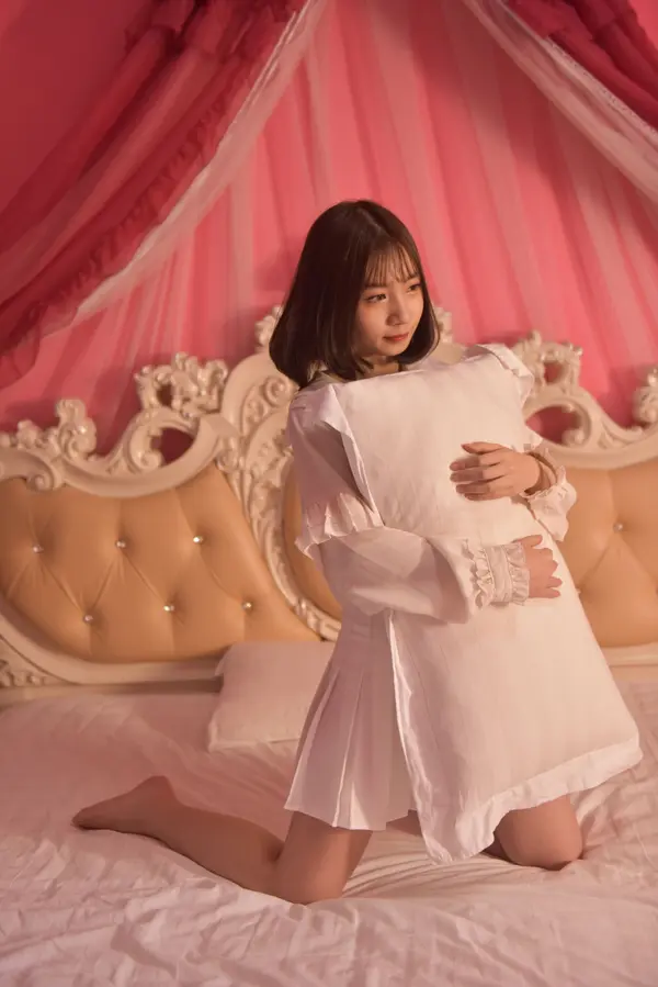 国模曜依大尺度人体私拍套图 | Page 4