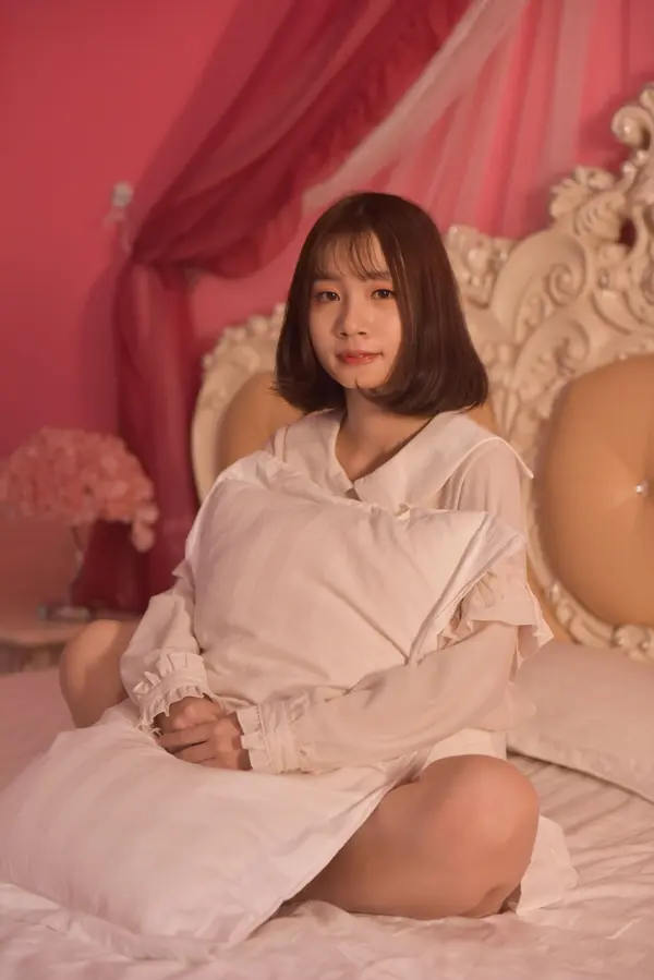 国模曜依大尺度人体私拍套图 | Page 5