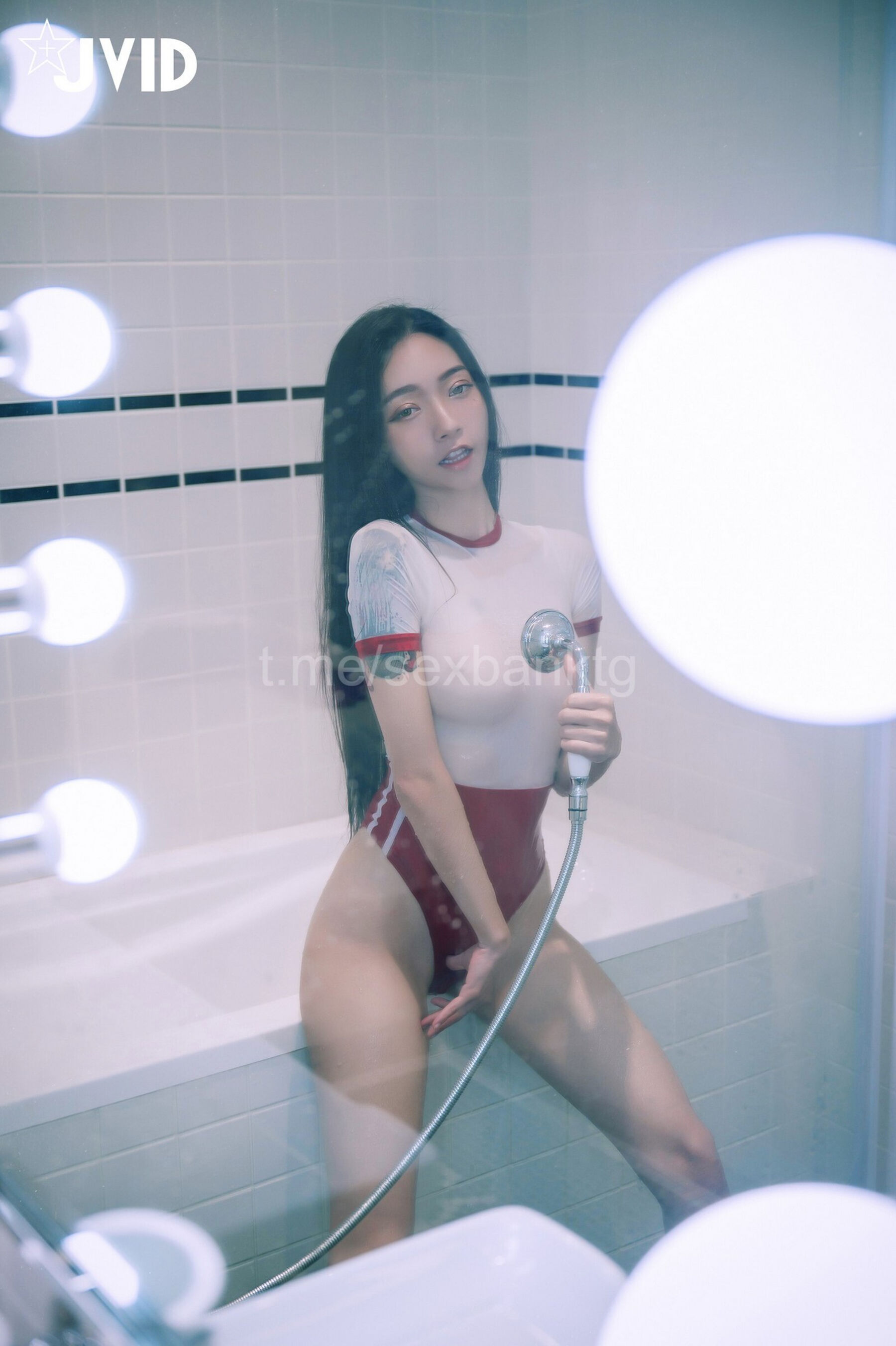 飘飘《红色性感透点的诱惑》 | Page 5