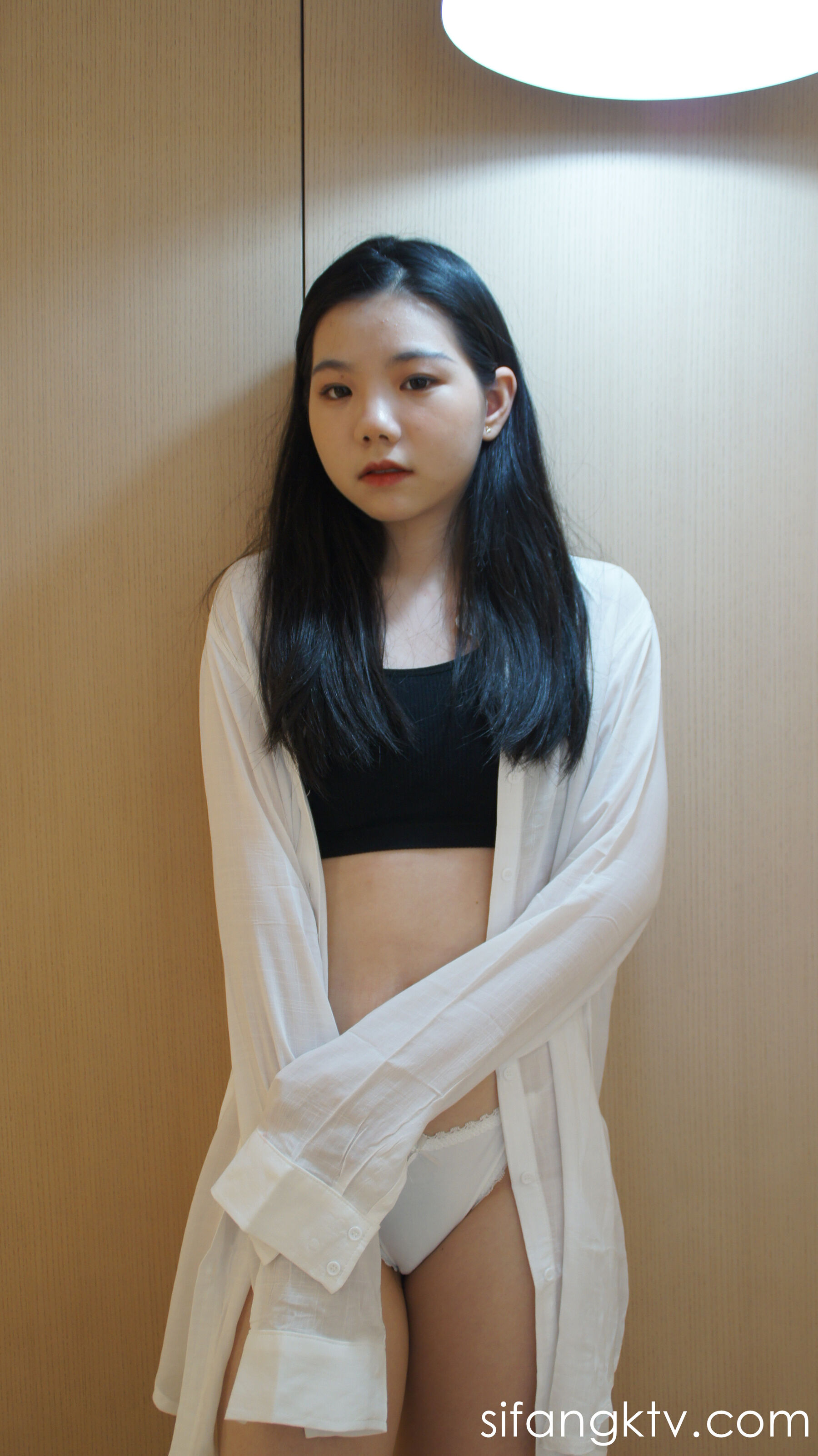 国模18岁可爱小萝莉人体私拍套图 | Page 3