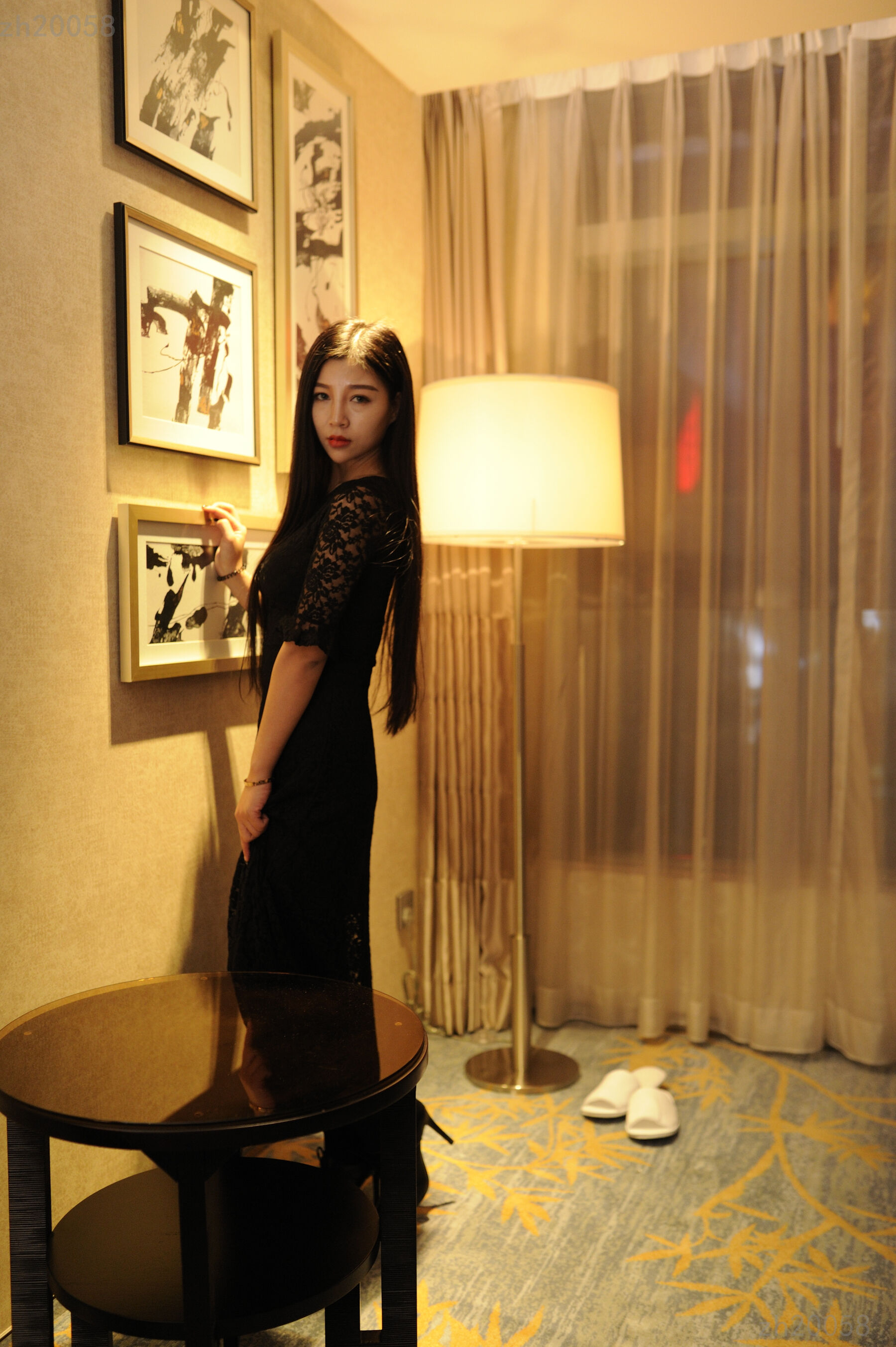 国模苏拉大尺度人体私拍套图 | Page 4