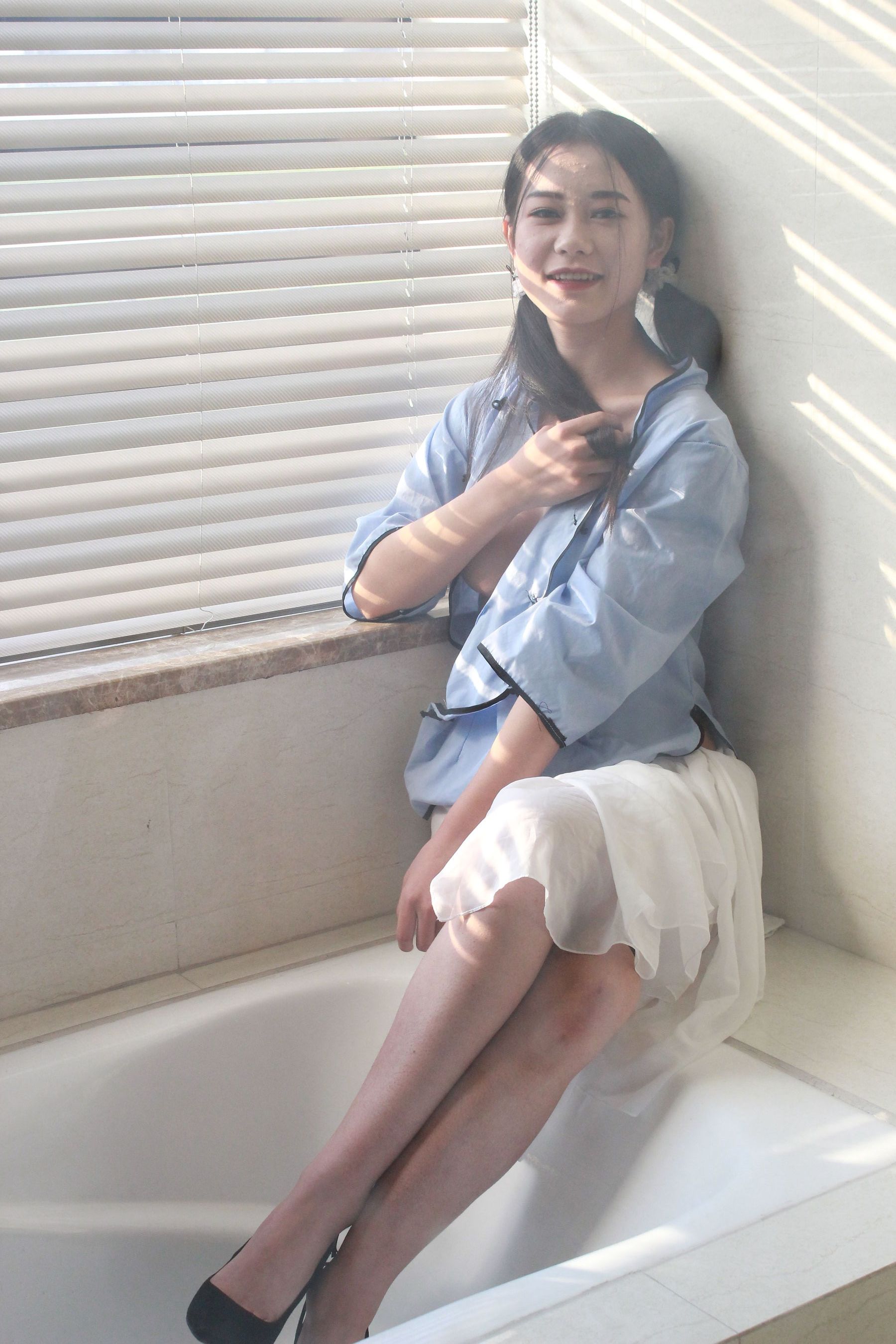 国模小瑜大尺度人体私拍套图 | Page 4