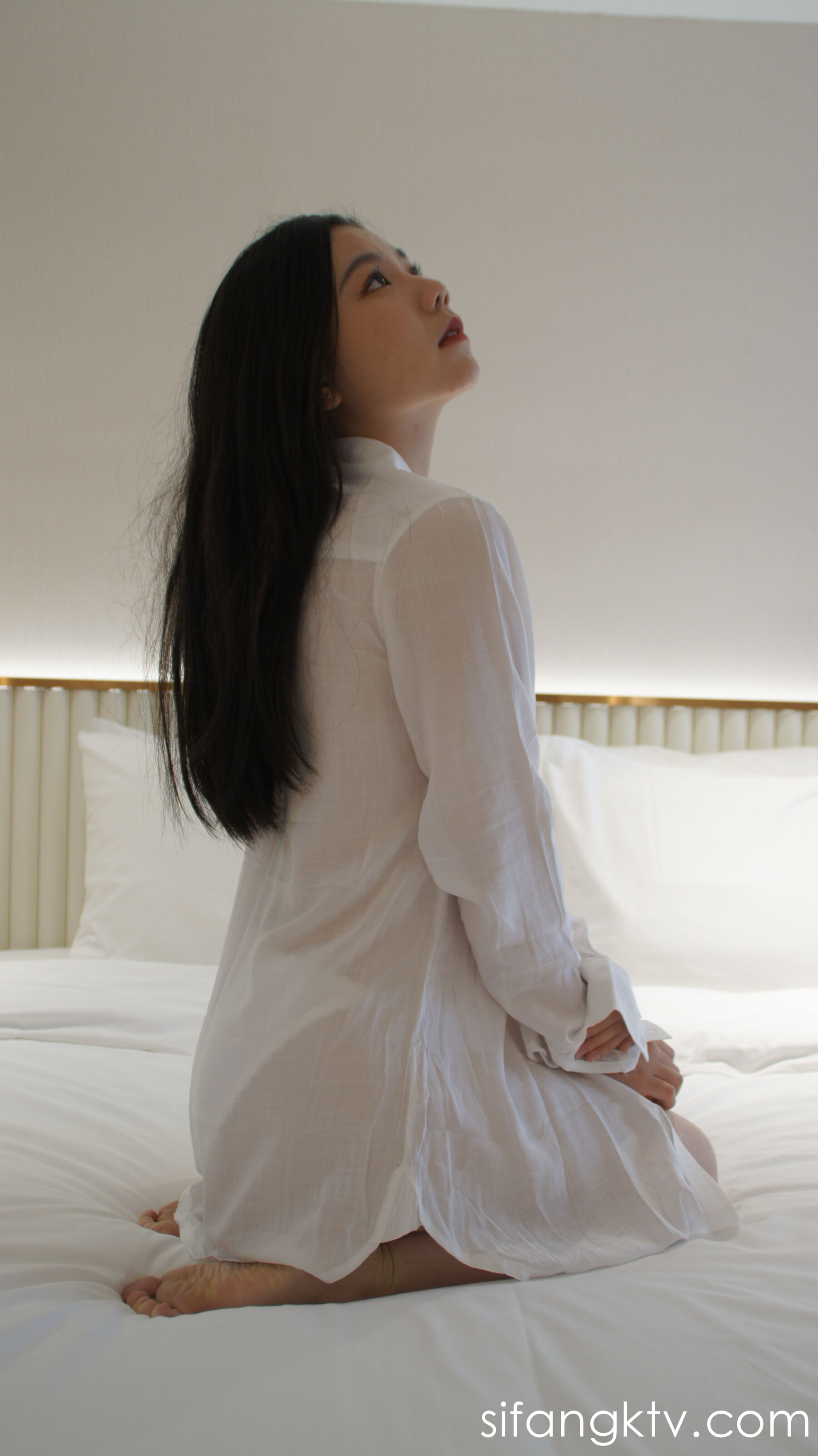 国模18岁可爱小萝莉人体私拍套图