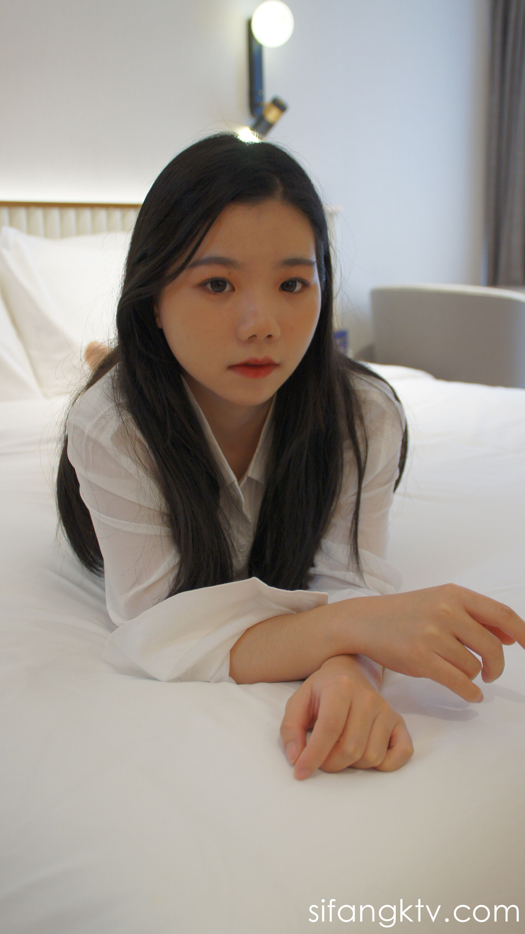 国模18岁可爱小萝莉人体私拍套图 | Page 4