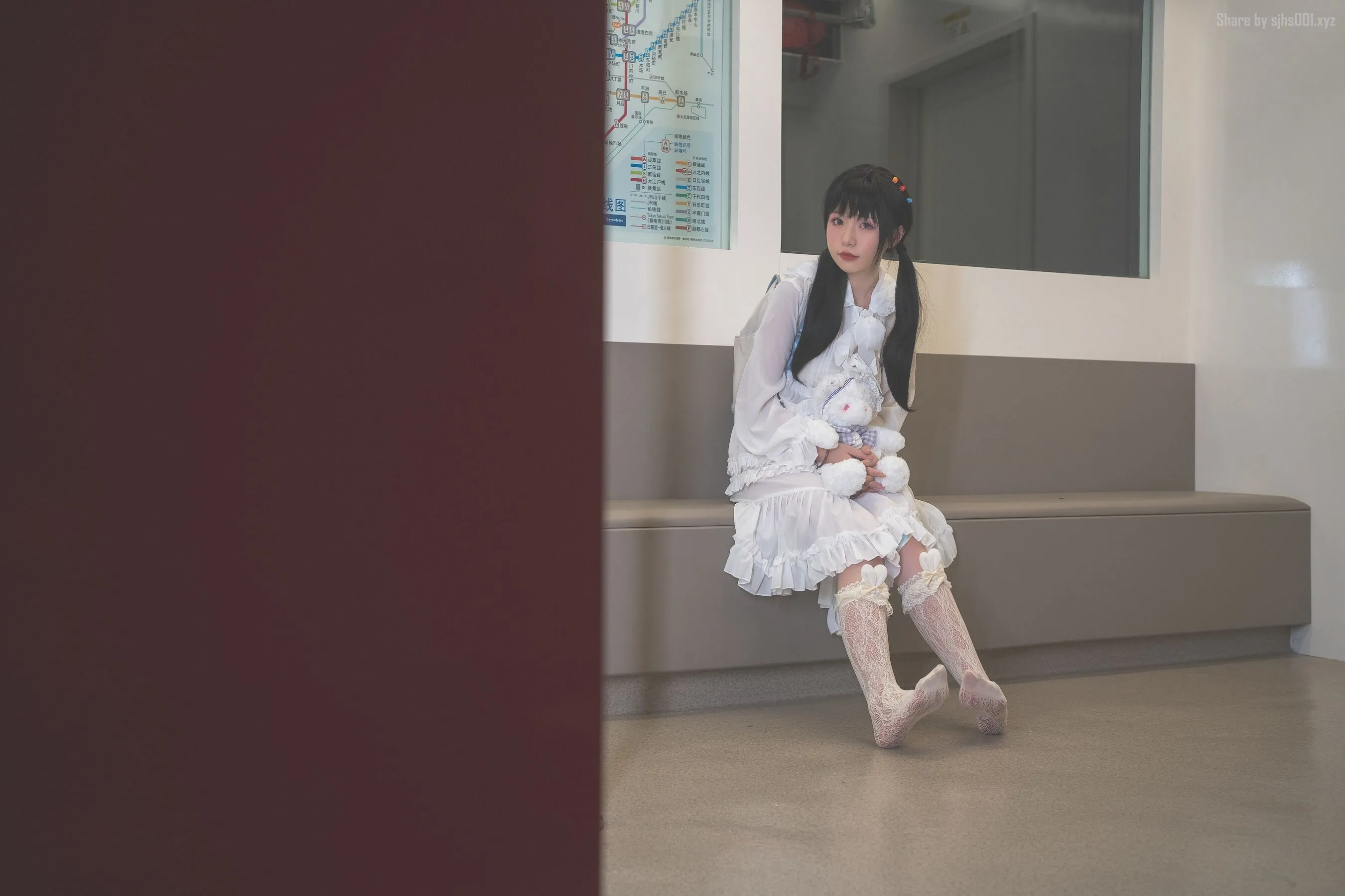 喵小吉《深夜地铁》 | Page 3