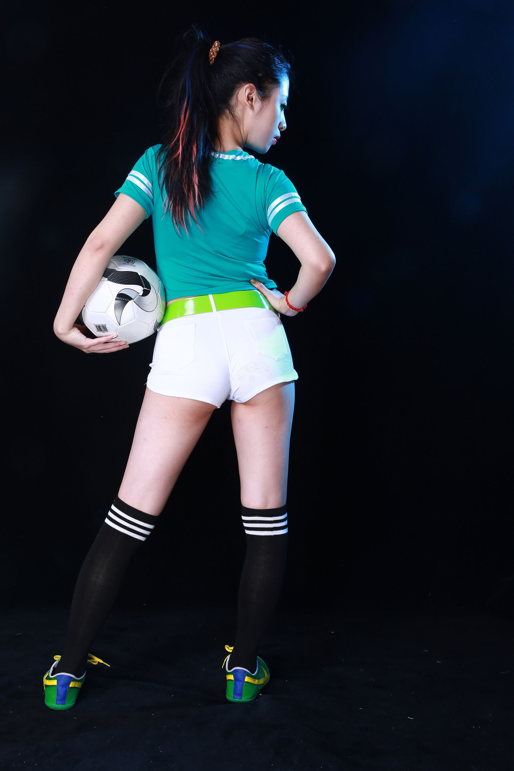 国模阿月人体私拍套图 | Page 3