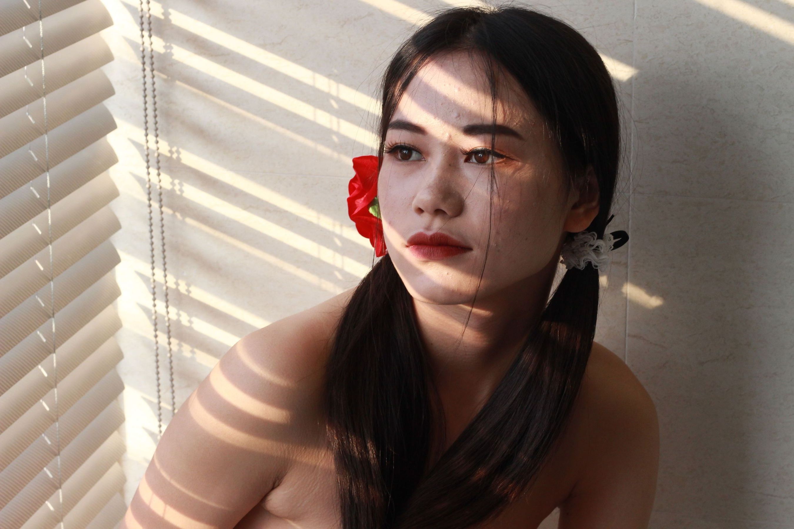 国模小瑜大尺度人体私拍套图