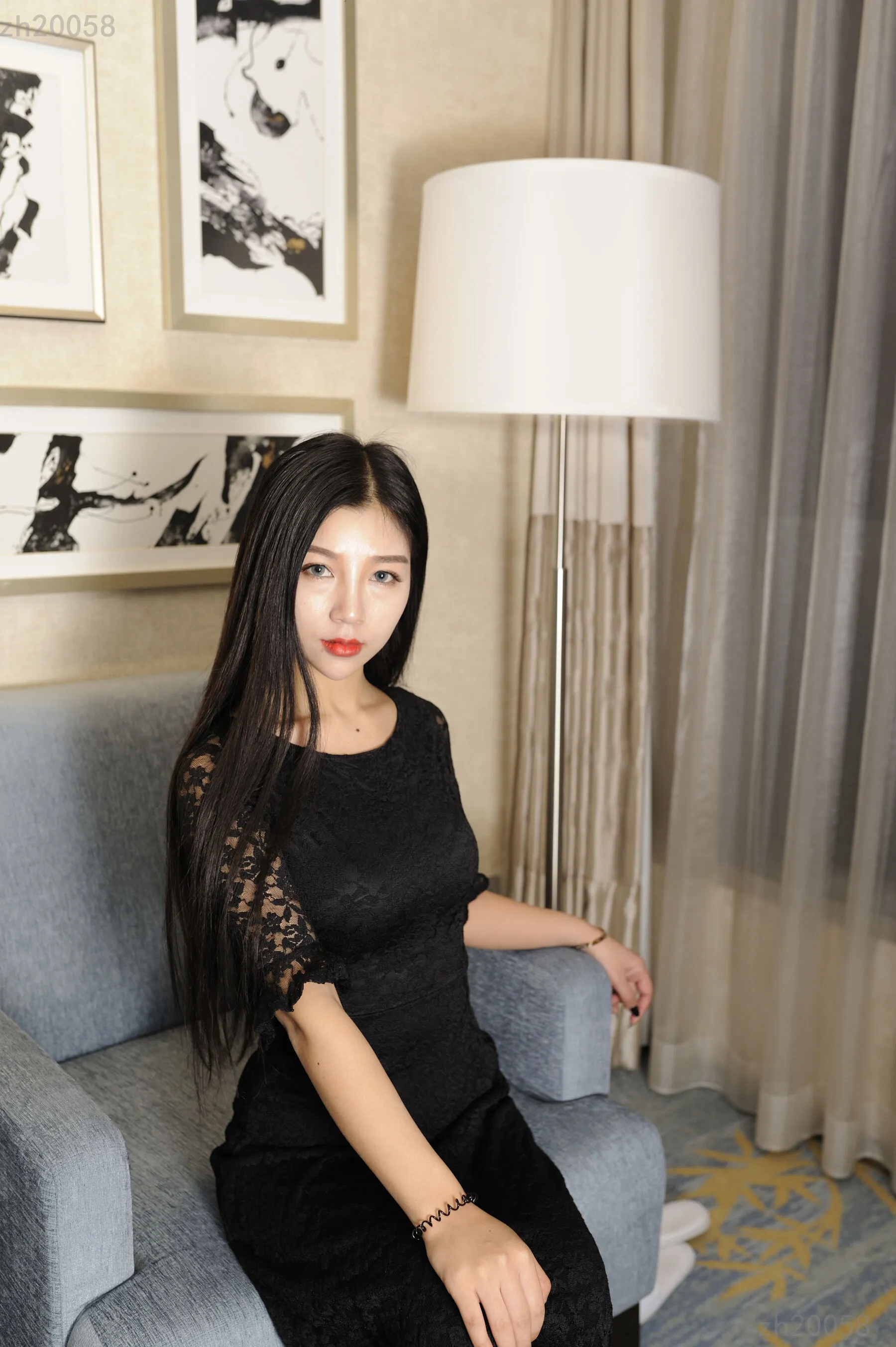 国模苏拉大尺度人体私拍套图 | Page 2