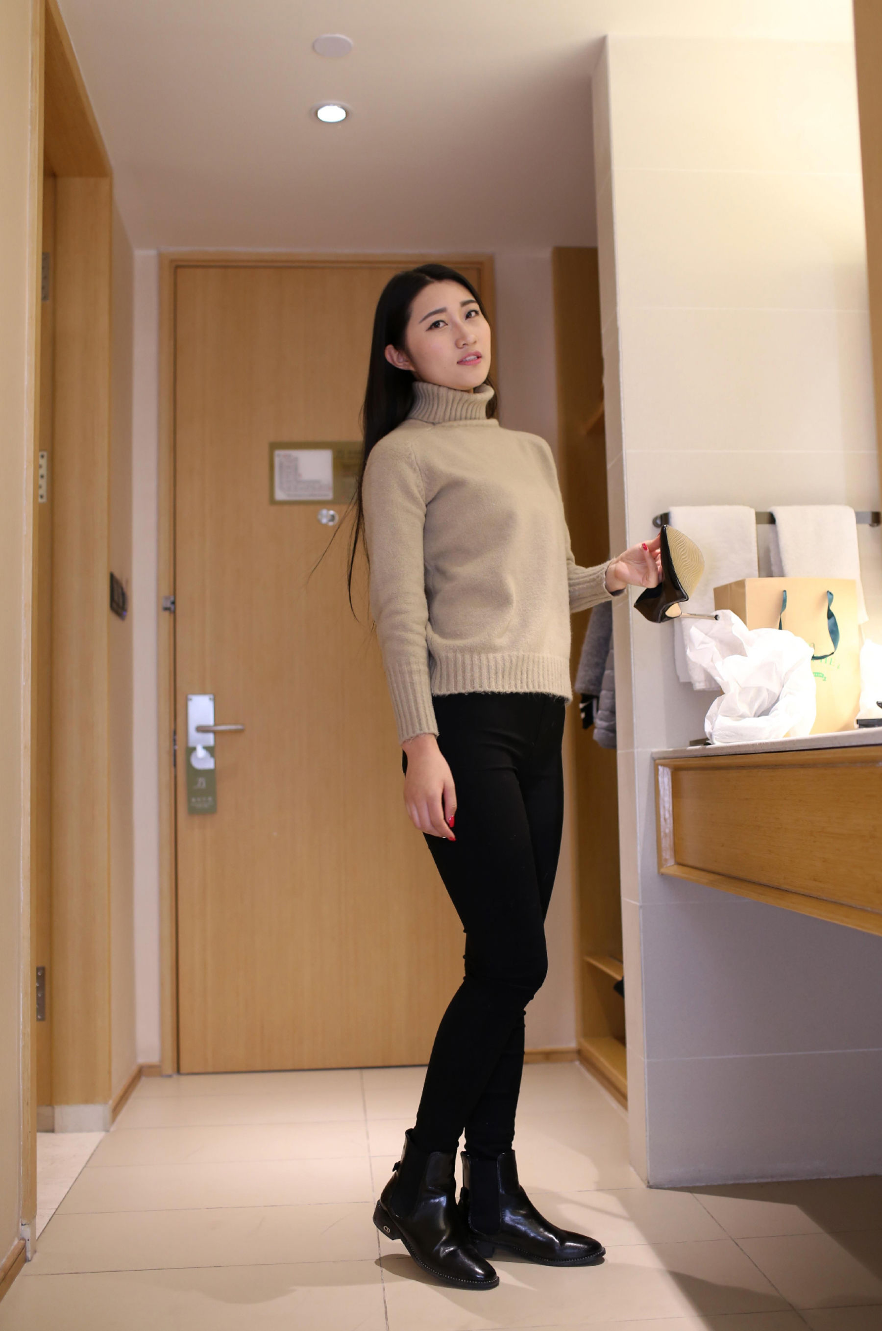 国模苏家锦大尺度人体私拍套图（2017-12-19）