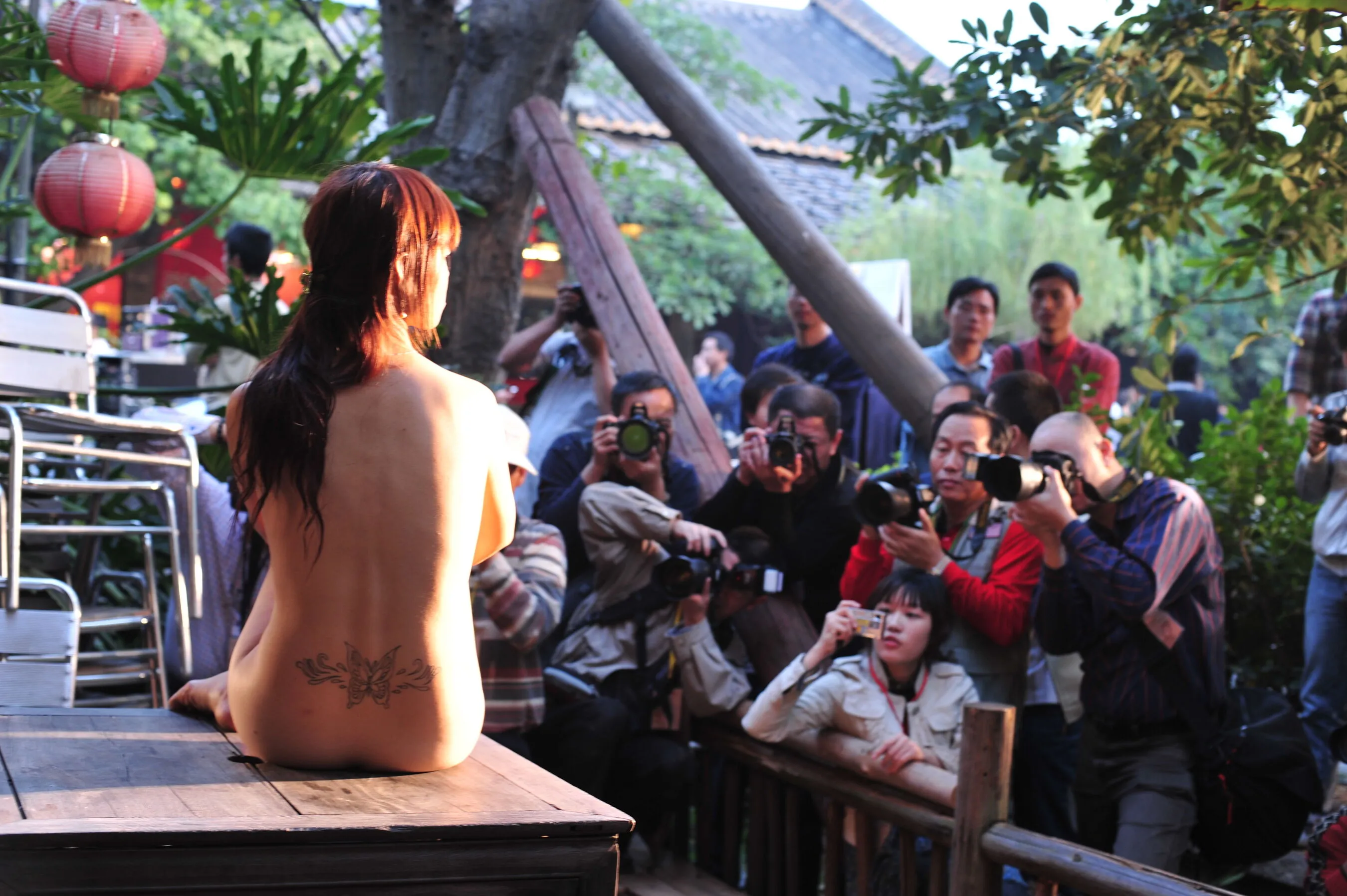 一次公开人体摄影活动