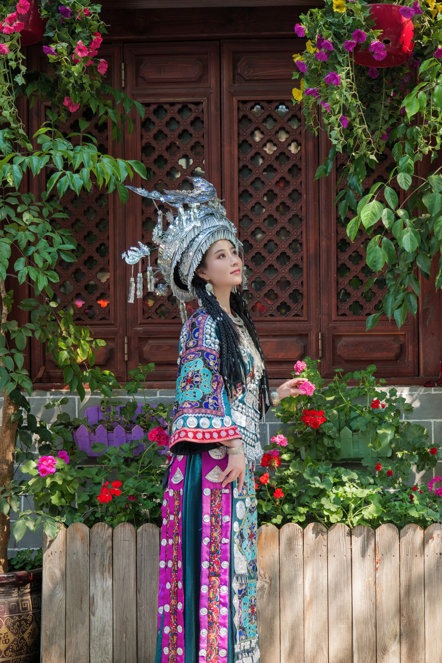 年年《苗疆少女》 | Page 2