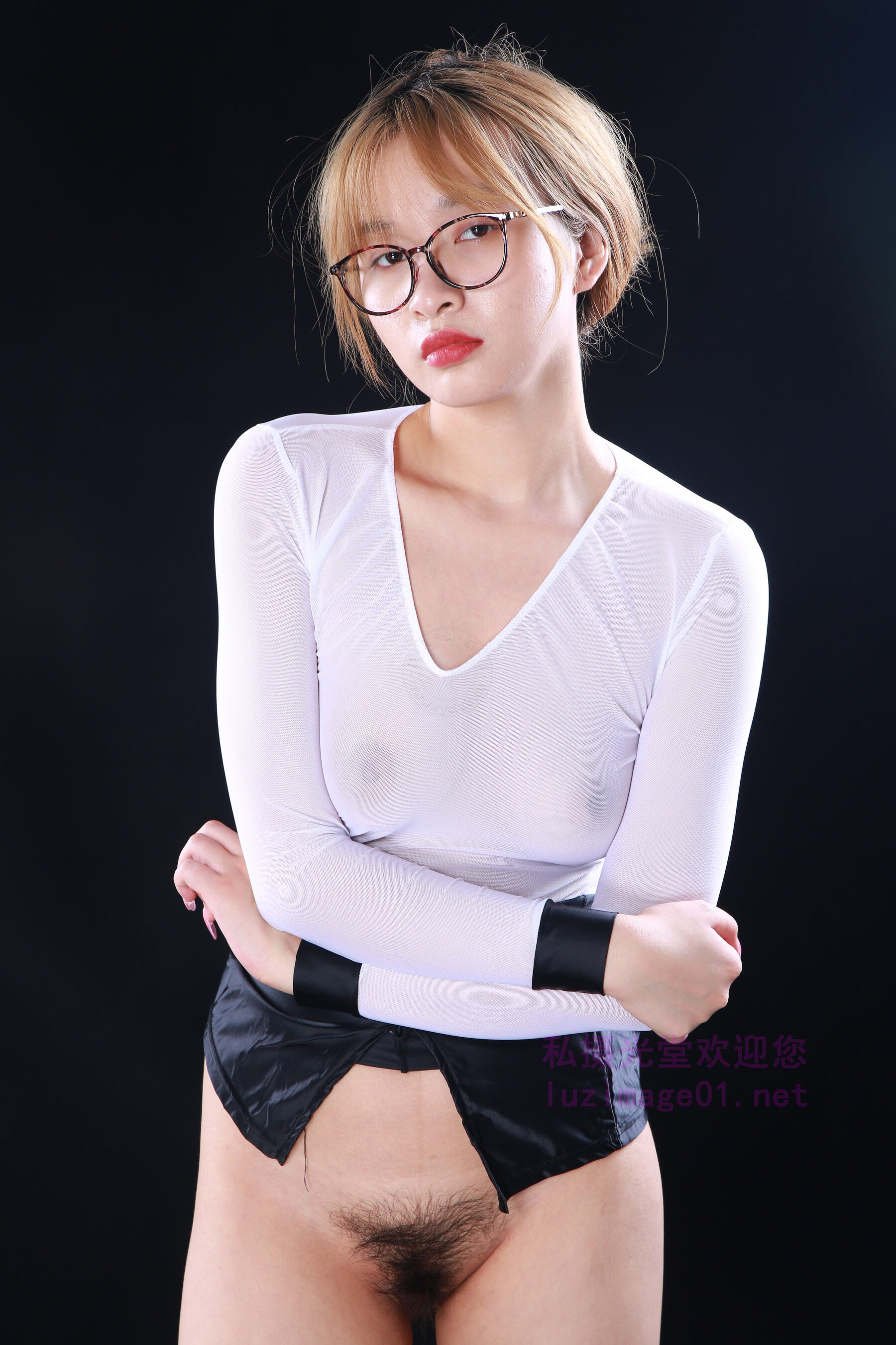 国模 arun 大尺度人体私拍套图