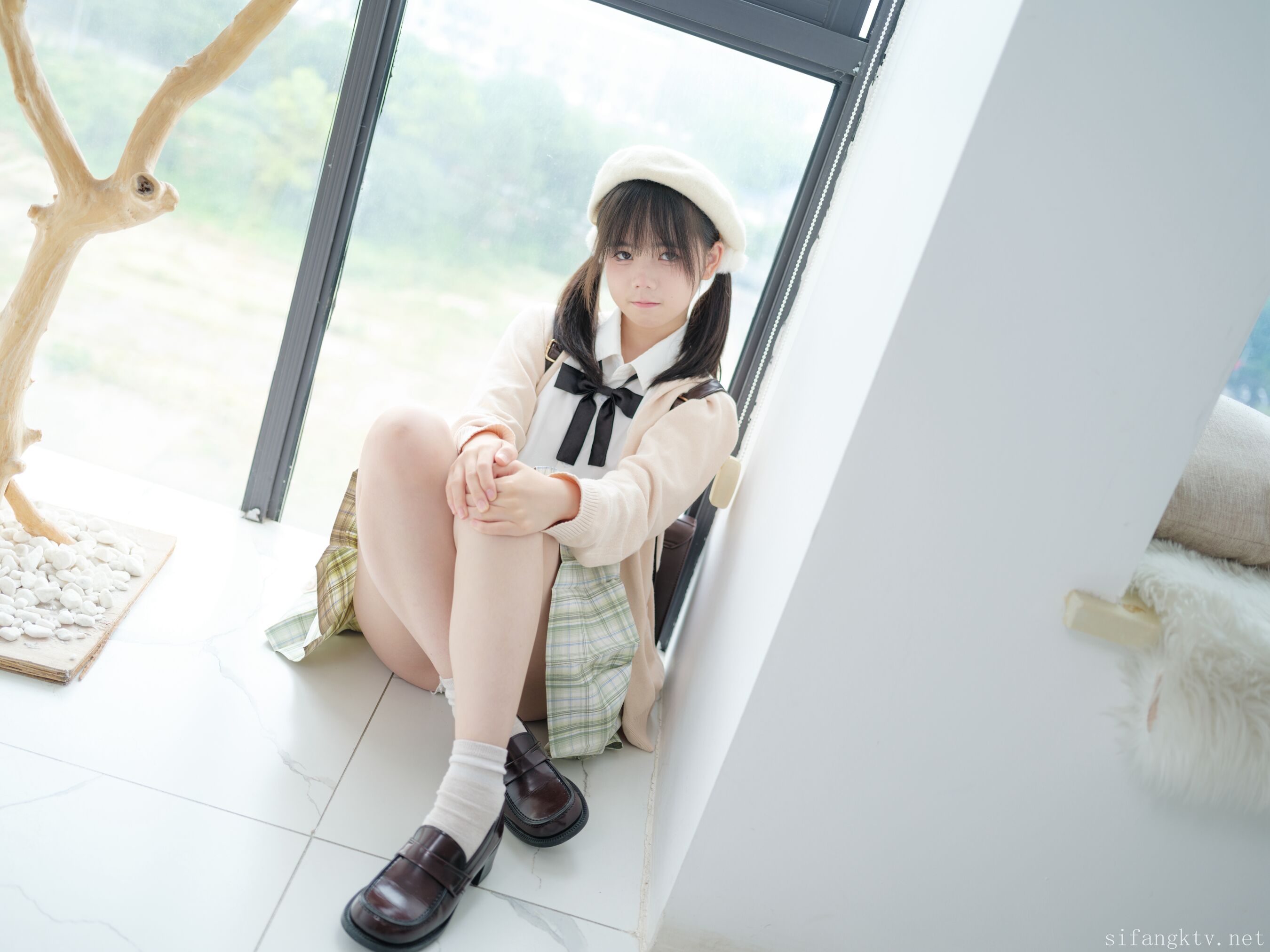 小鱼《假阳具》 | Page 3