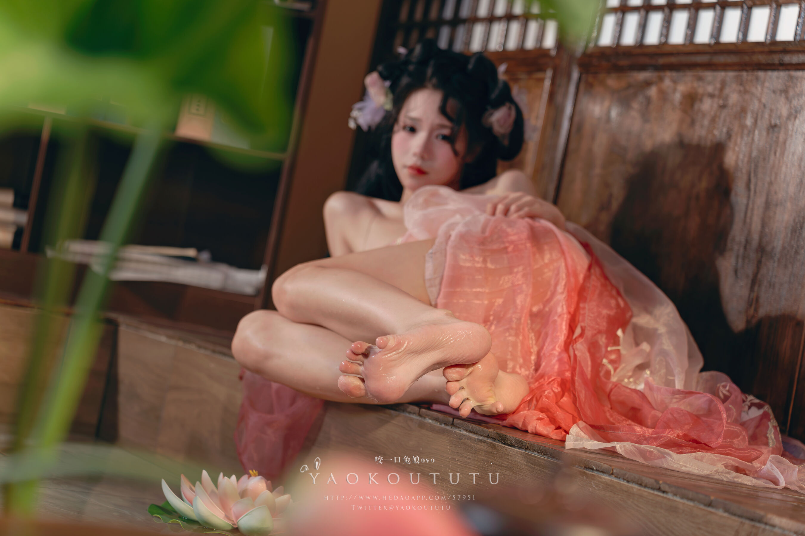 咬一口兔娘《醉倒荷塘边》 | Page 3