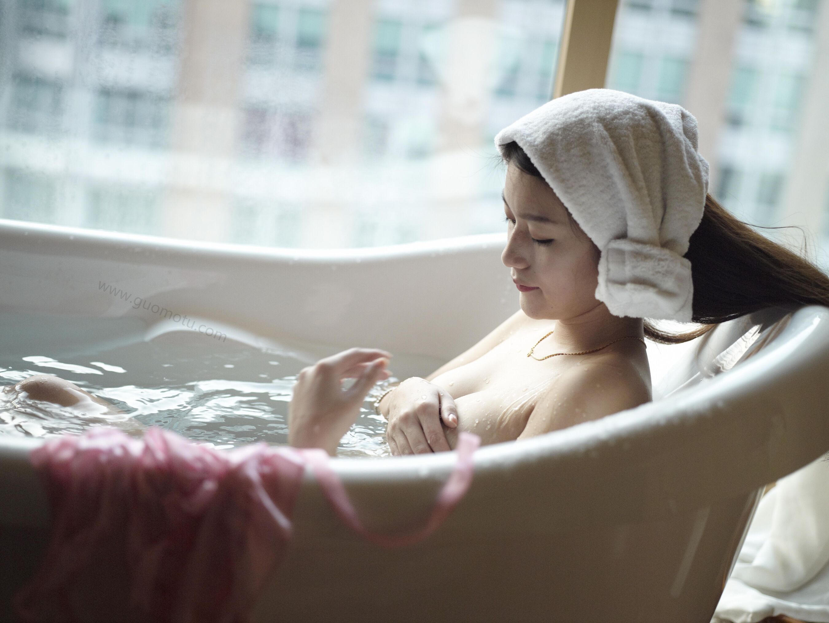 国模晓朗人体私拍套图