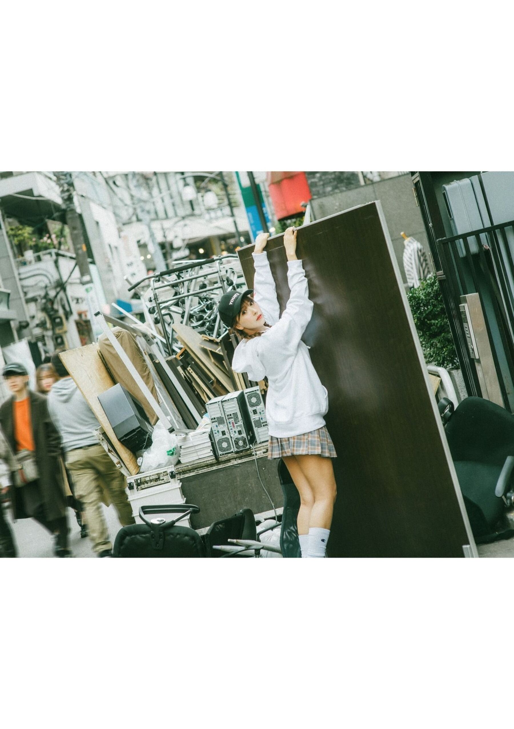 三上悠亚《Girl Meets Street》 | Page 3