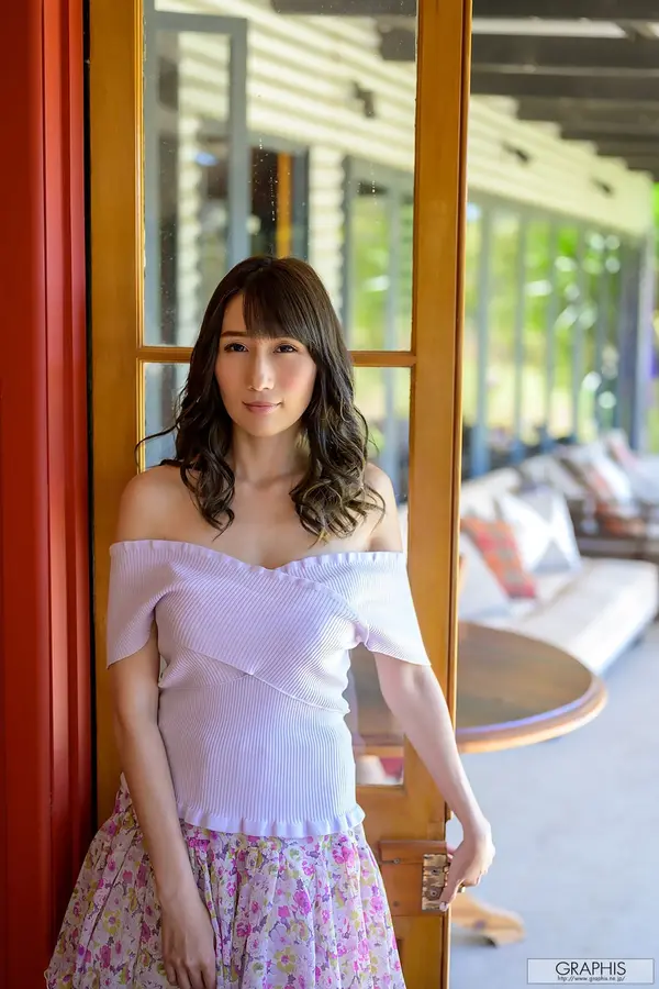JULIA《The Cool Beauty》 | Page 4