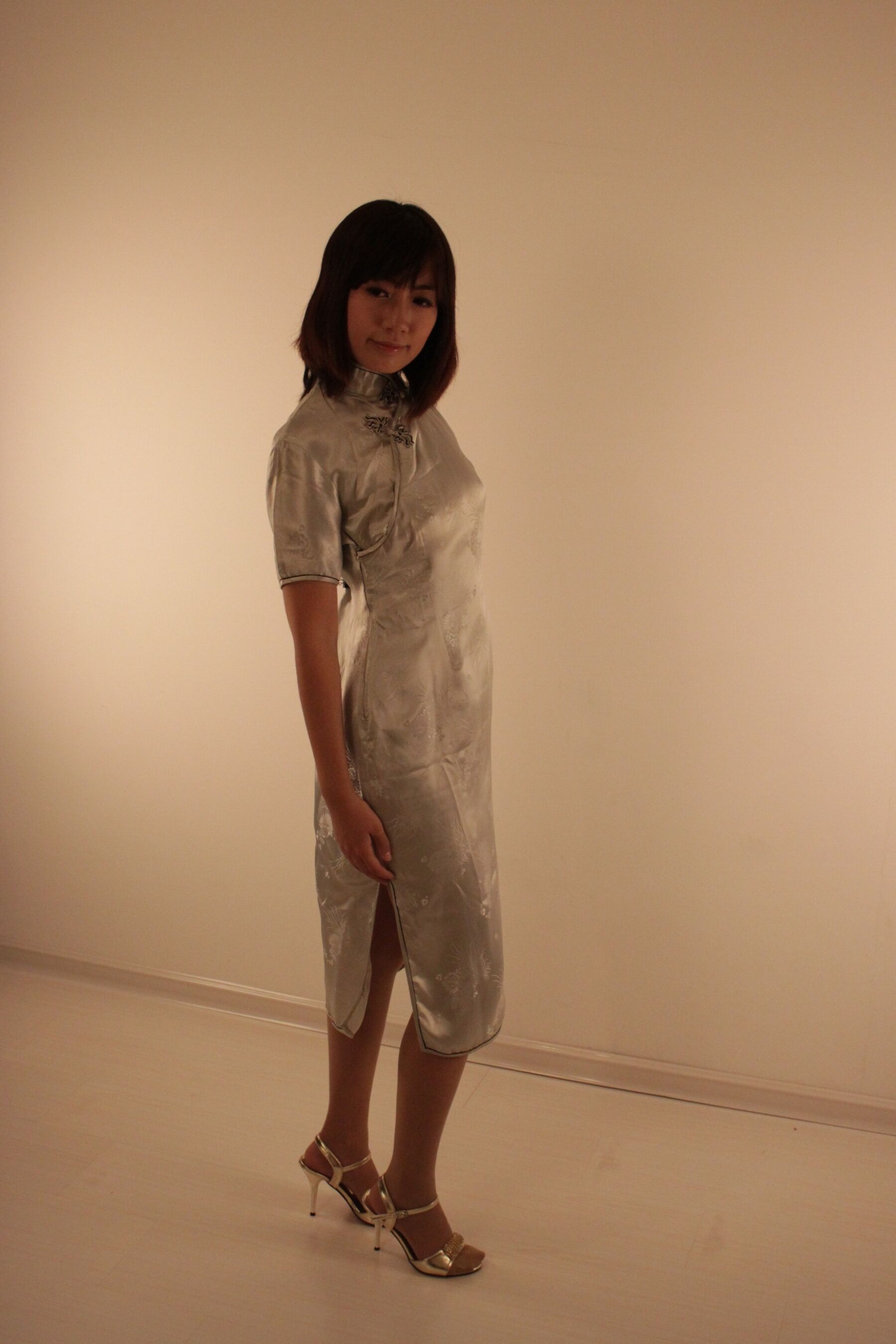 国模玉原大尺度人体私拍套图