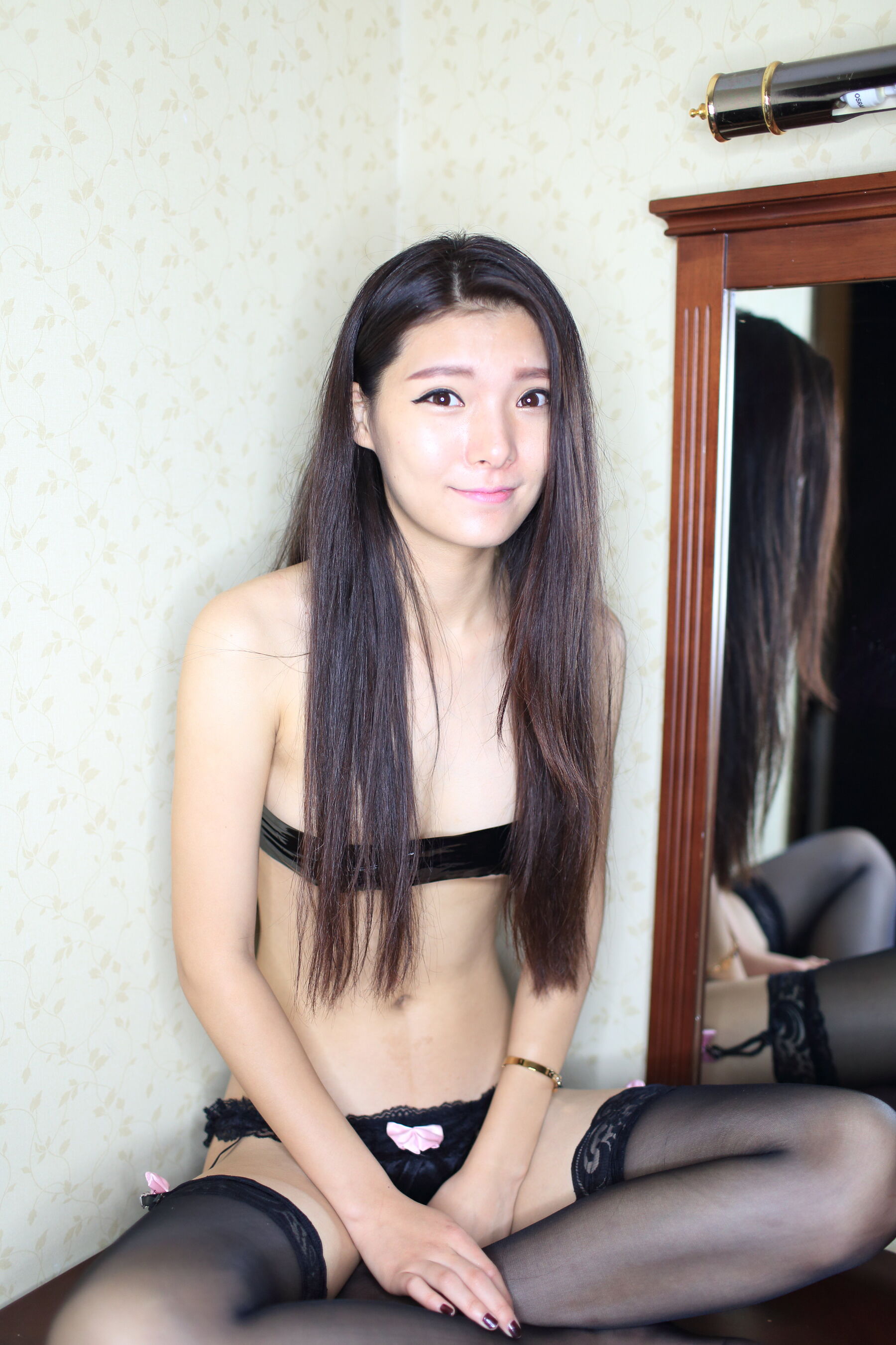 国模林美梦性感写真套图 | Page 4