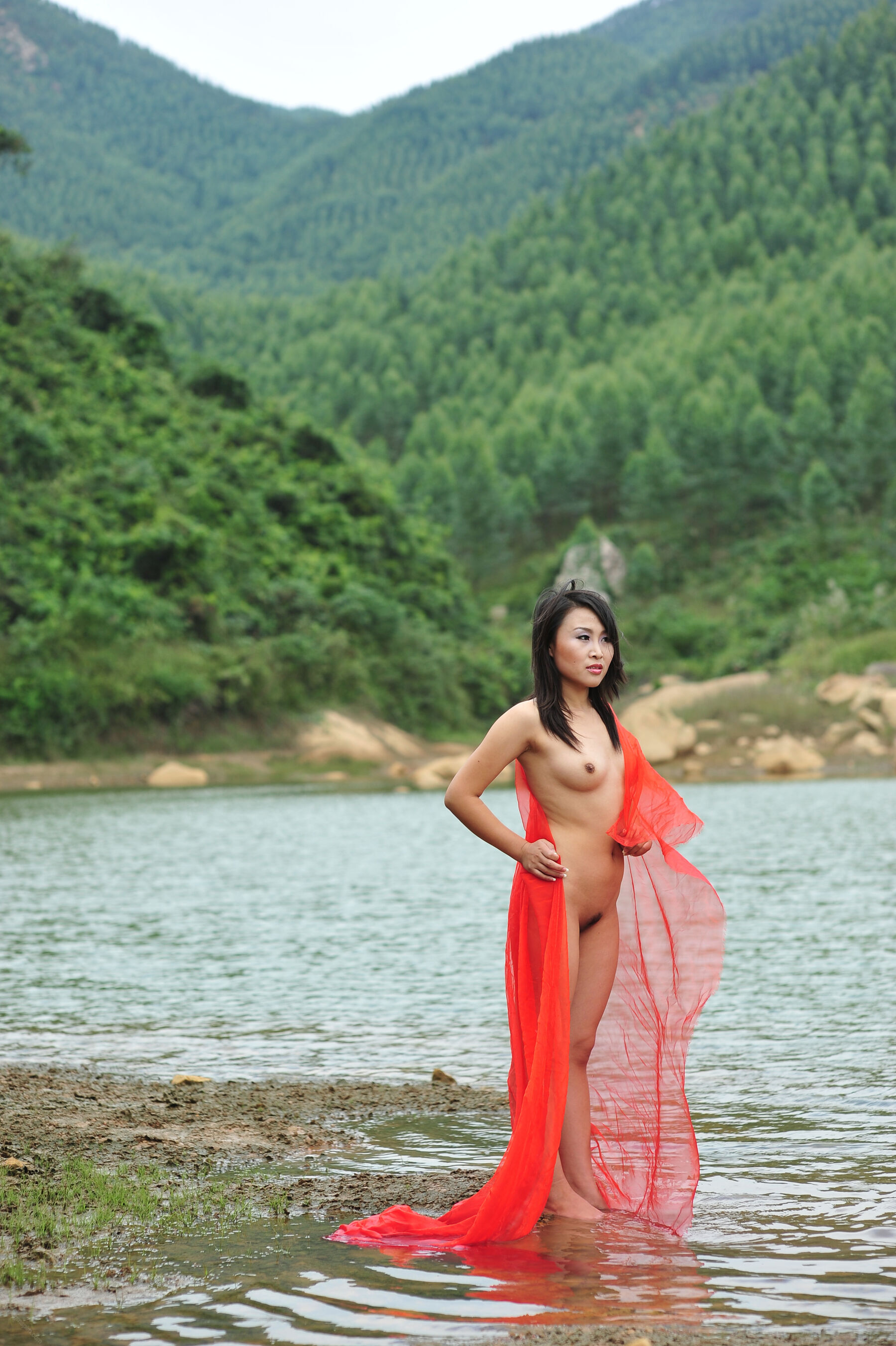 国模白露人体私拍套图 | Page 4