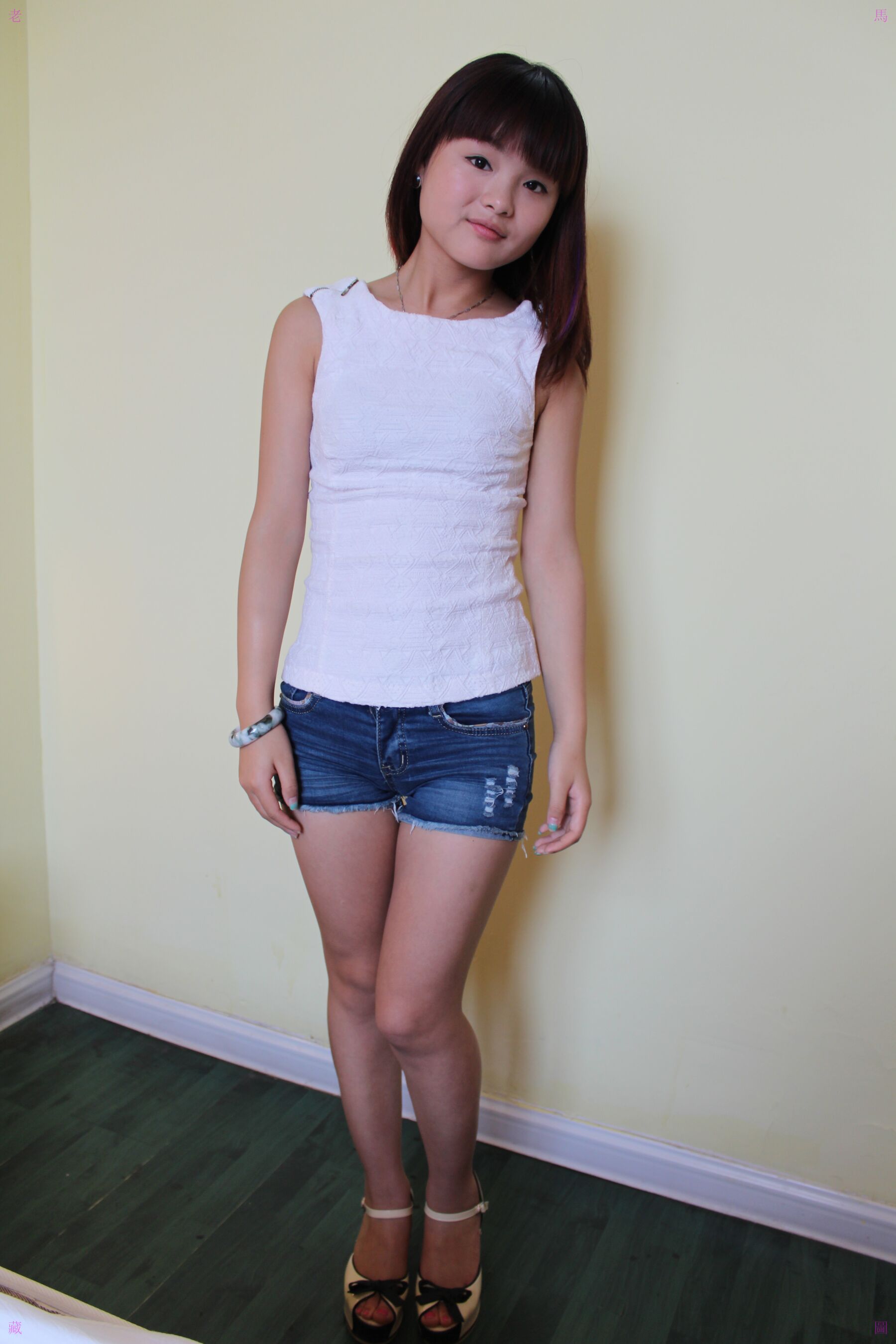 国模方萱儿（丽丽）大尺度人体私拍套图 | Page 3