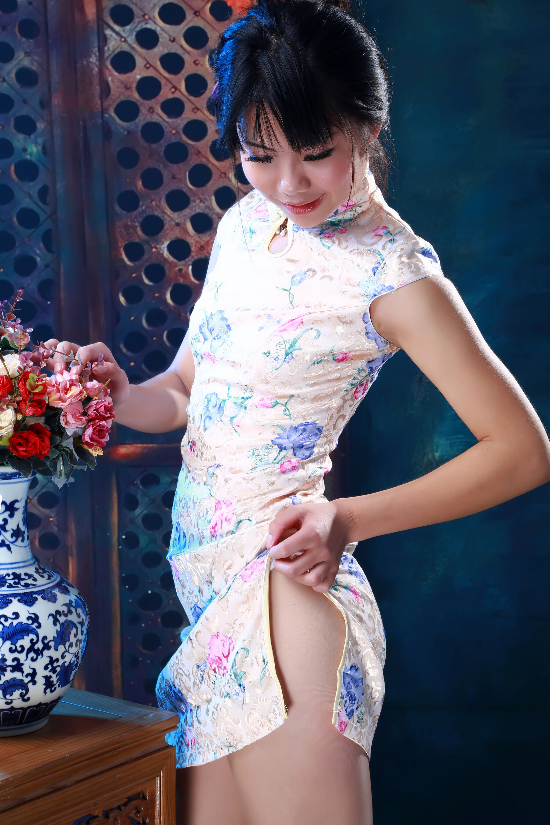 国模阿真性感写真套图 | Page 2