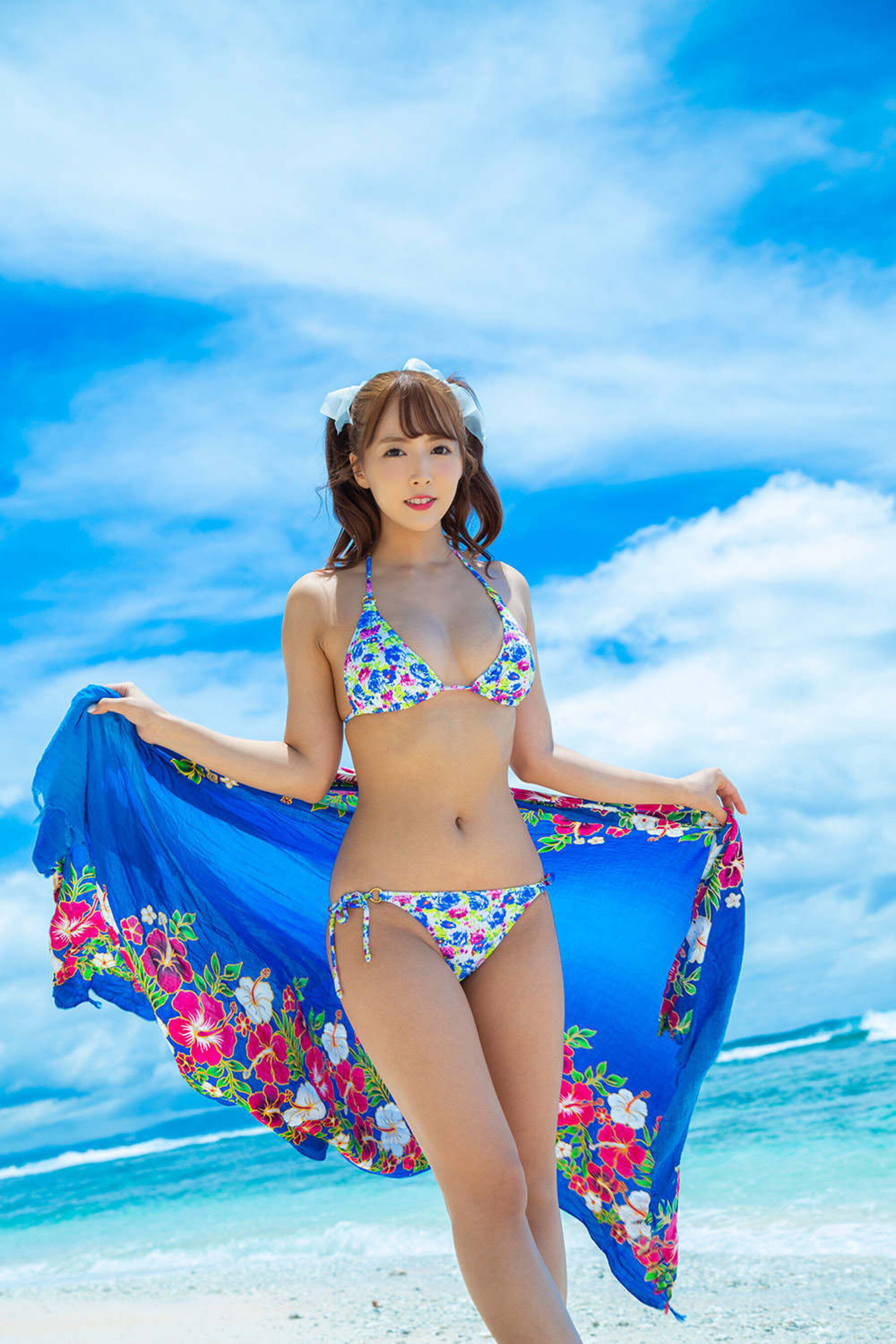 三上悠亚《RINGERIE Book 22》