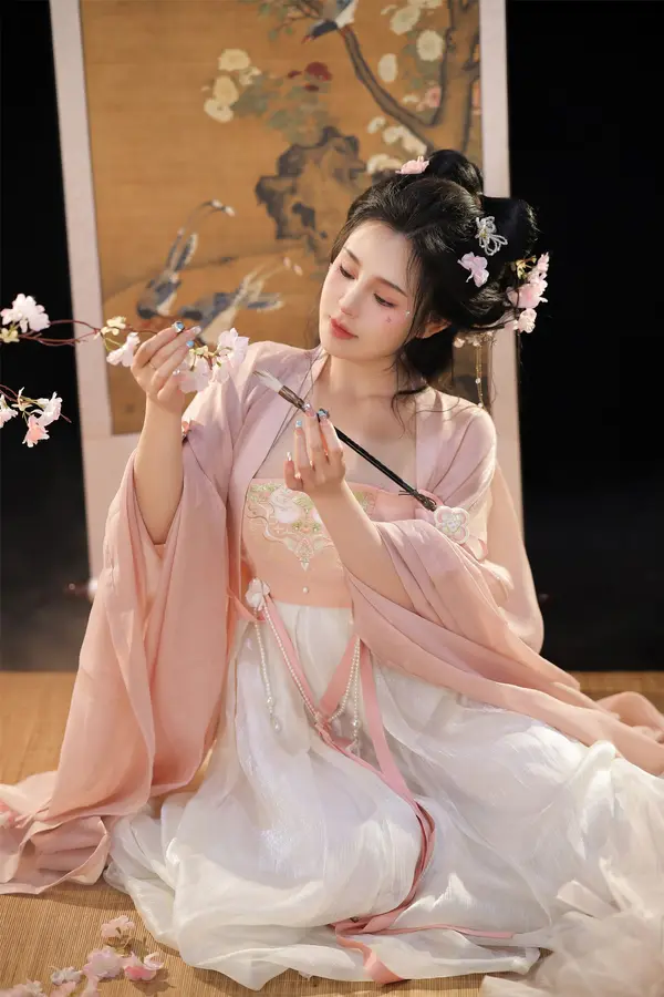 桃暖酱《汉服古风入梦》 | Page 2