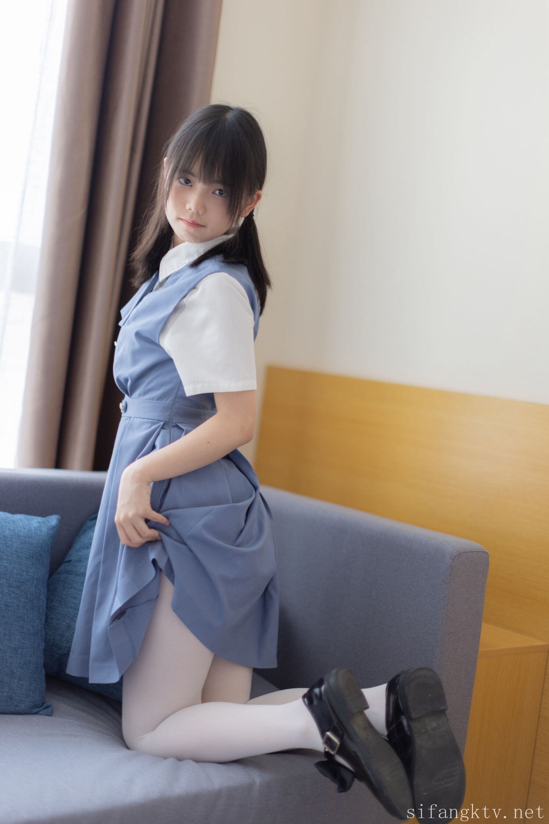 双马尾少女胶带捆绑跳蛋调教 | Page 2