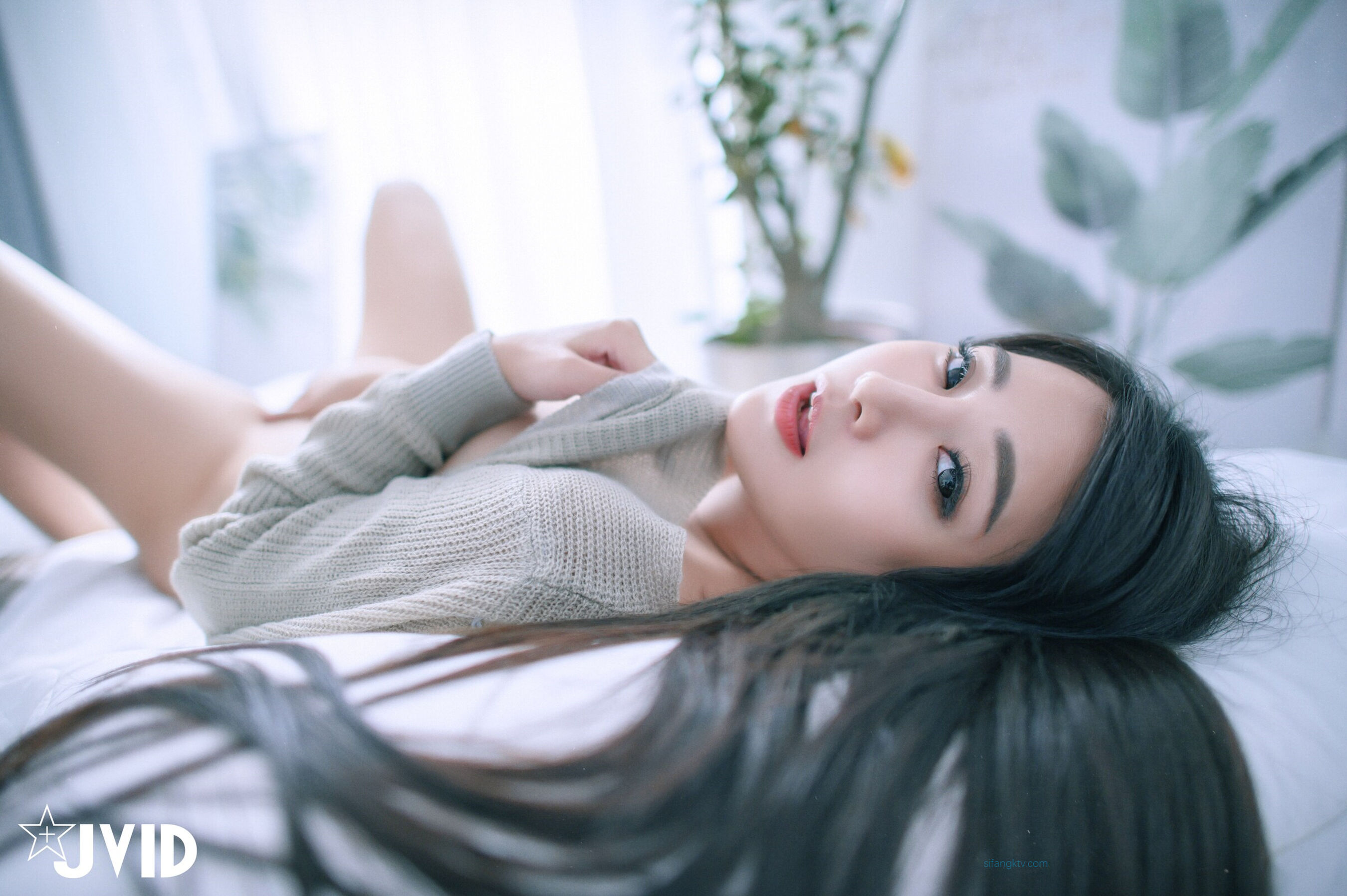 乐乐《秘书制服巨乳OL 究极蜜桃臀》 | Page 5