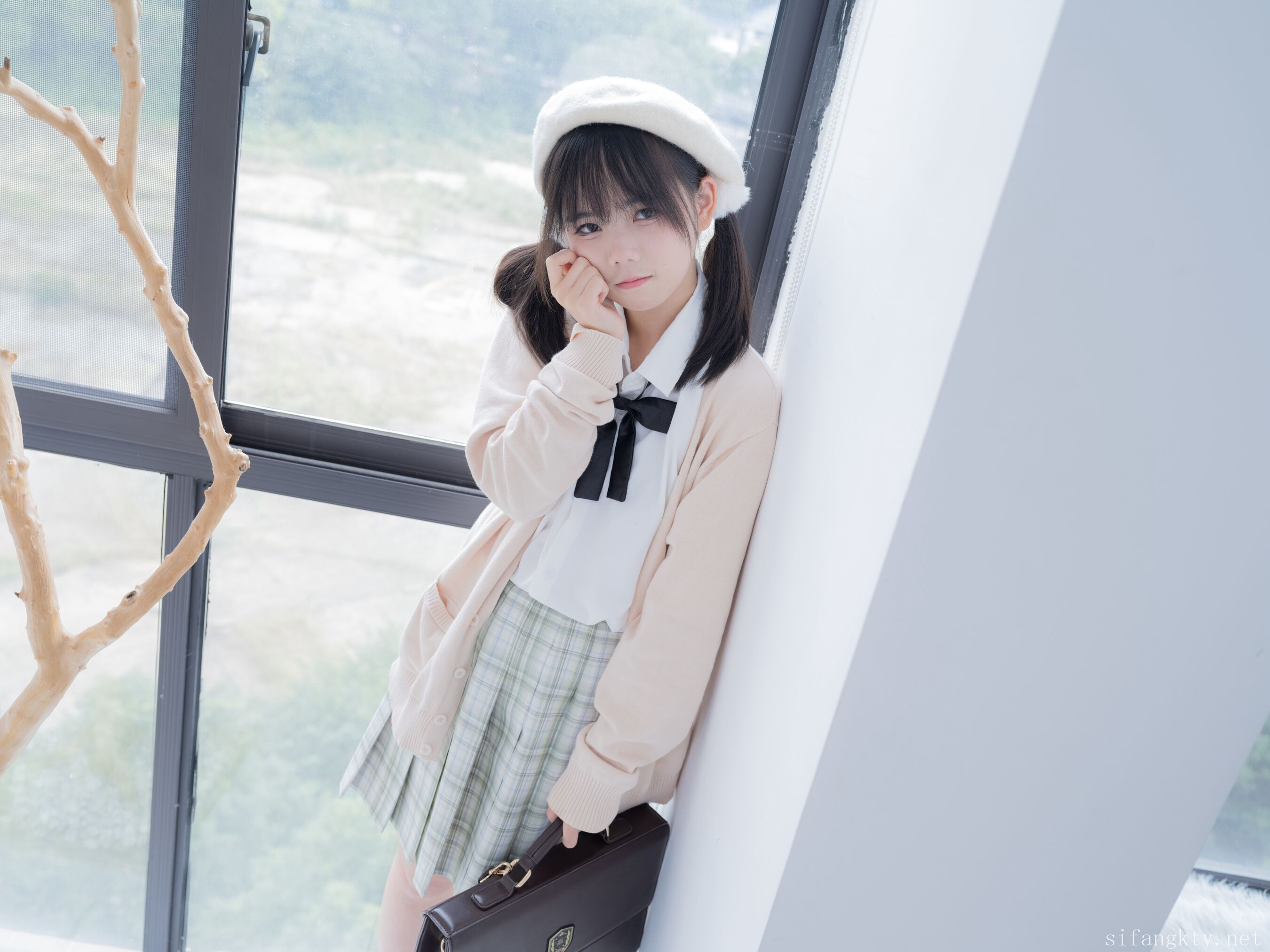 小鱼《假阳具》 | Page 4