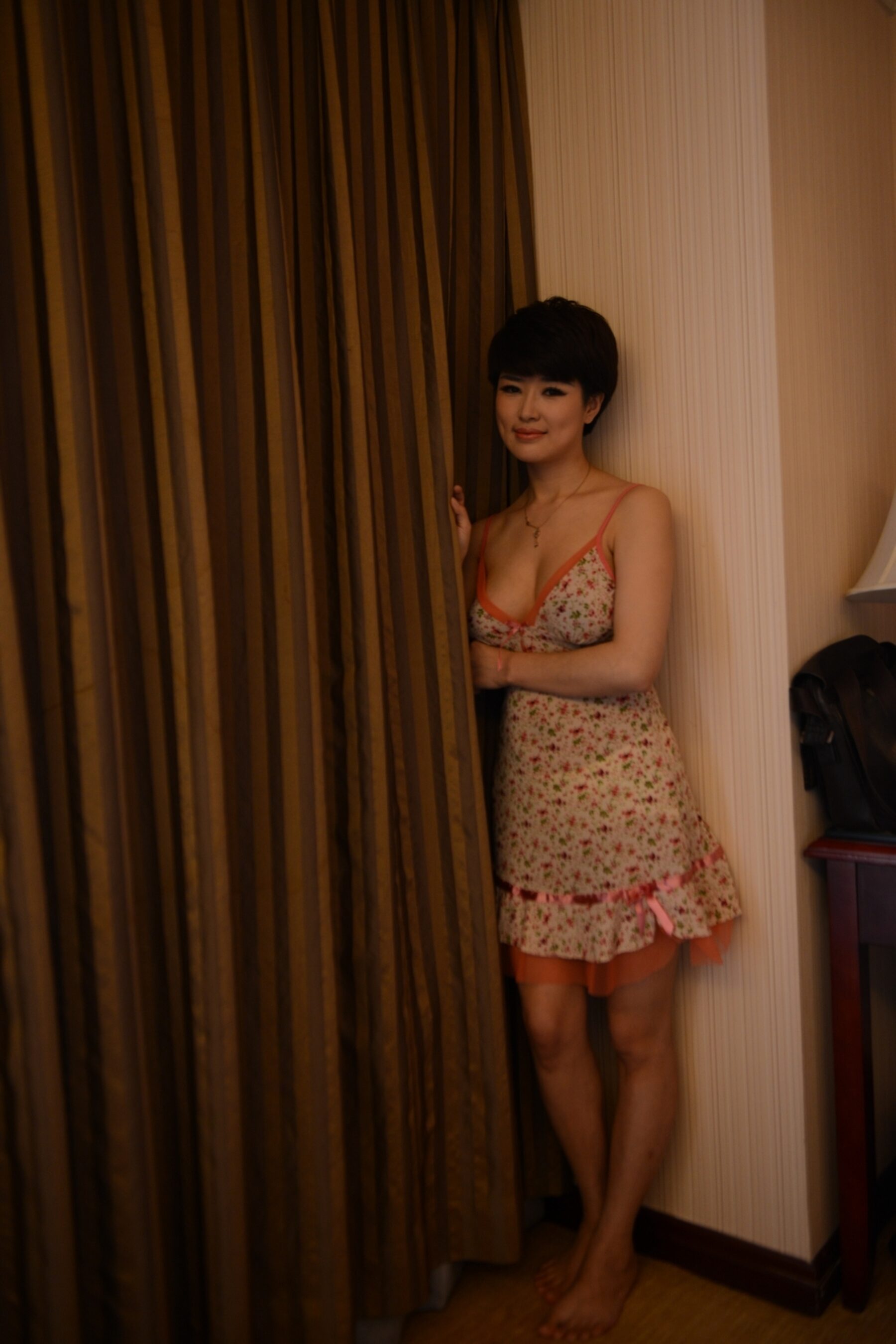 国模小芸人体私拍套图