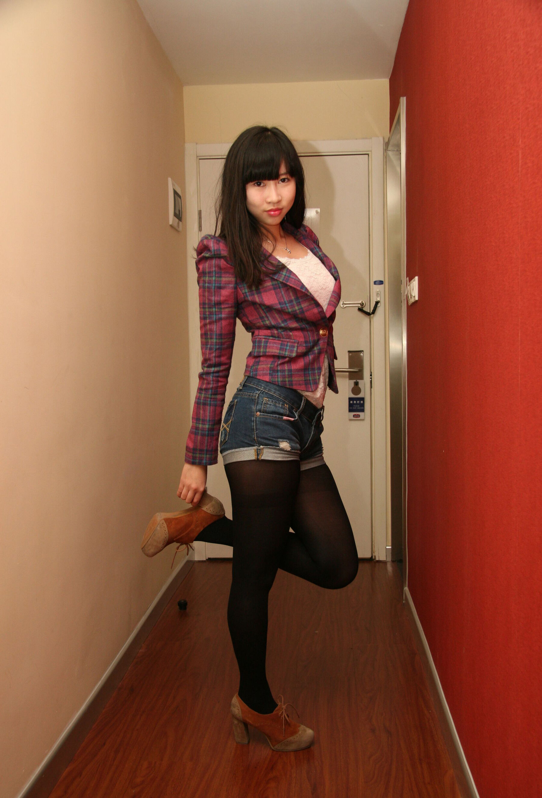 国模冰恋人体私拍套图 | Page 2