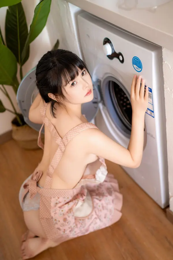 七月喵子《蛋糕厨娘》