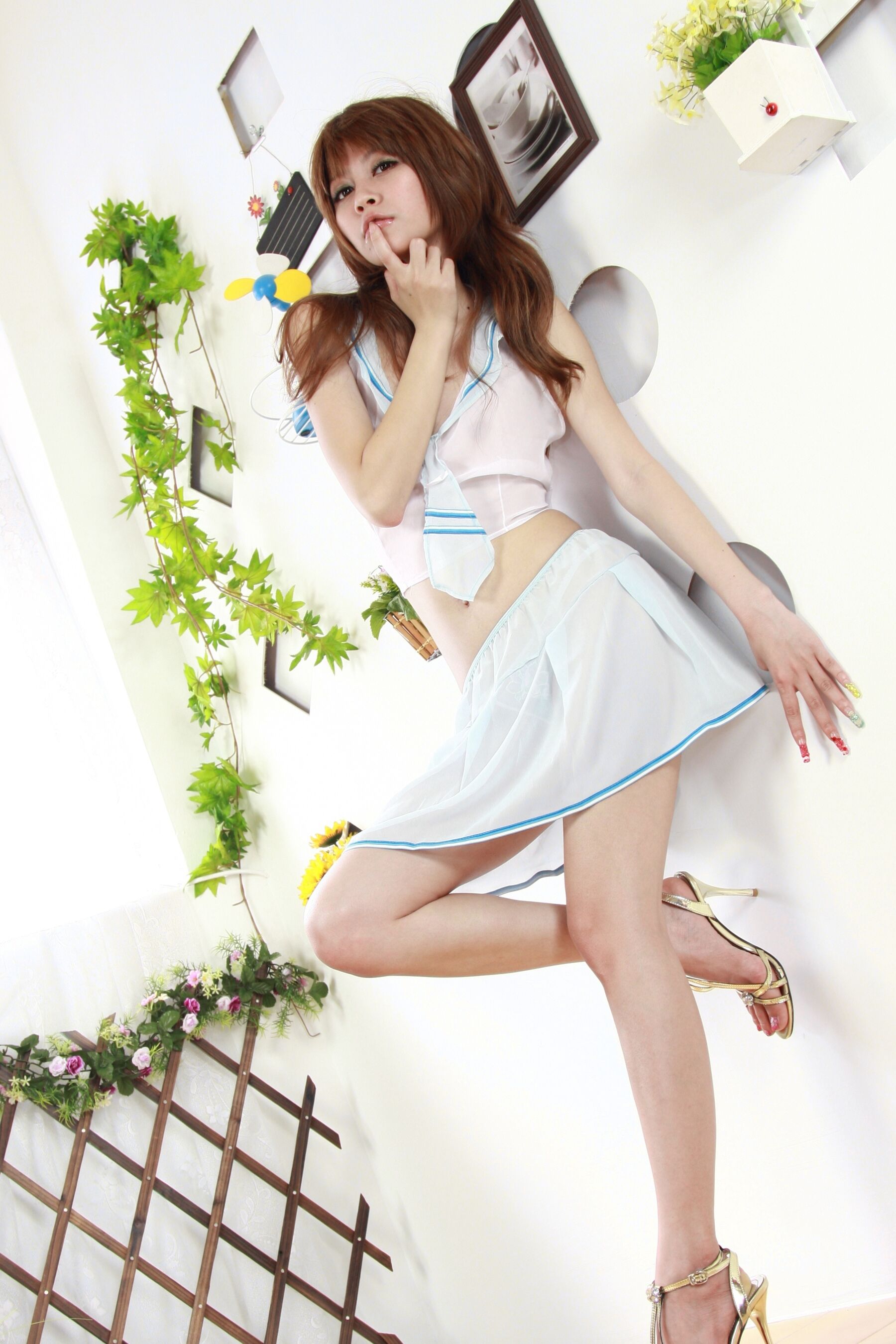 台模 Linda 大尺度人体私拍套图 | Page 4