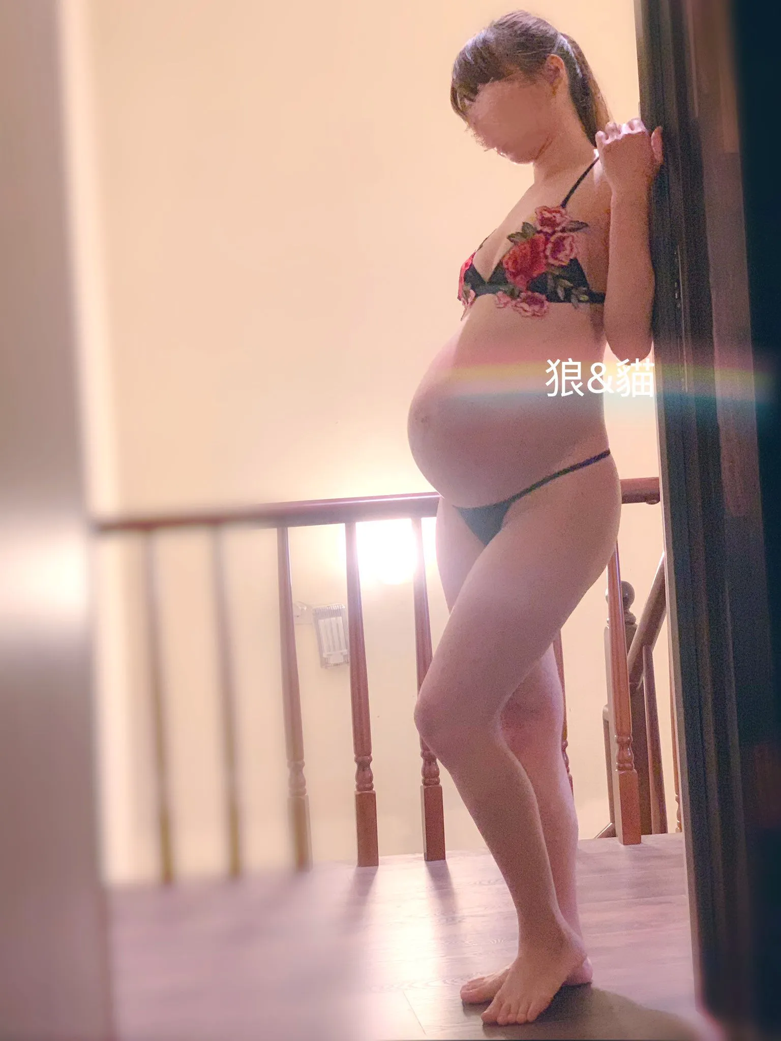 【网络收集】推特大神 Joanna 狼&猫双飞露出孕妇