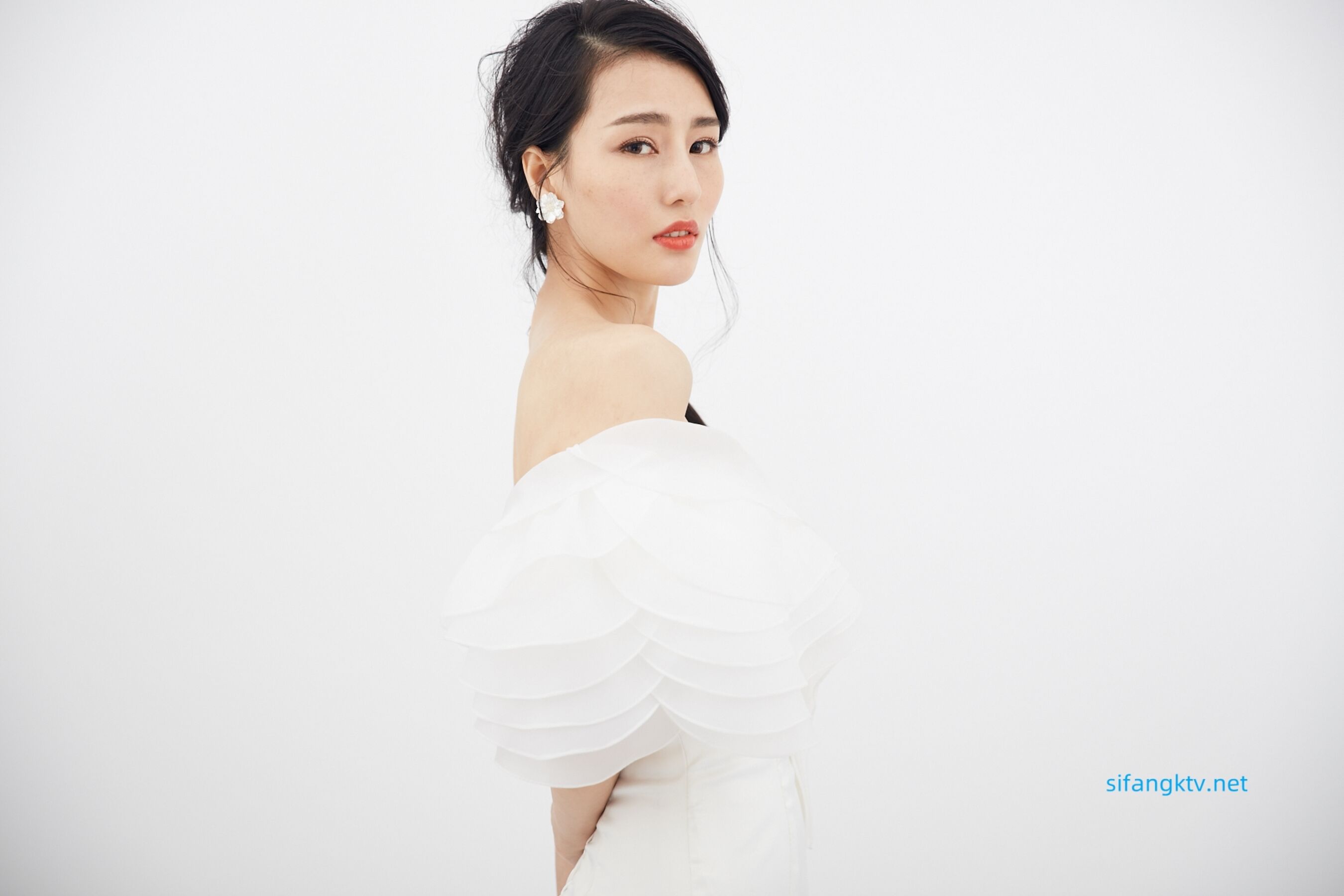 非诚勿扰女嘉宾平面模特刑星露点写真