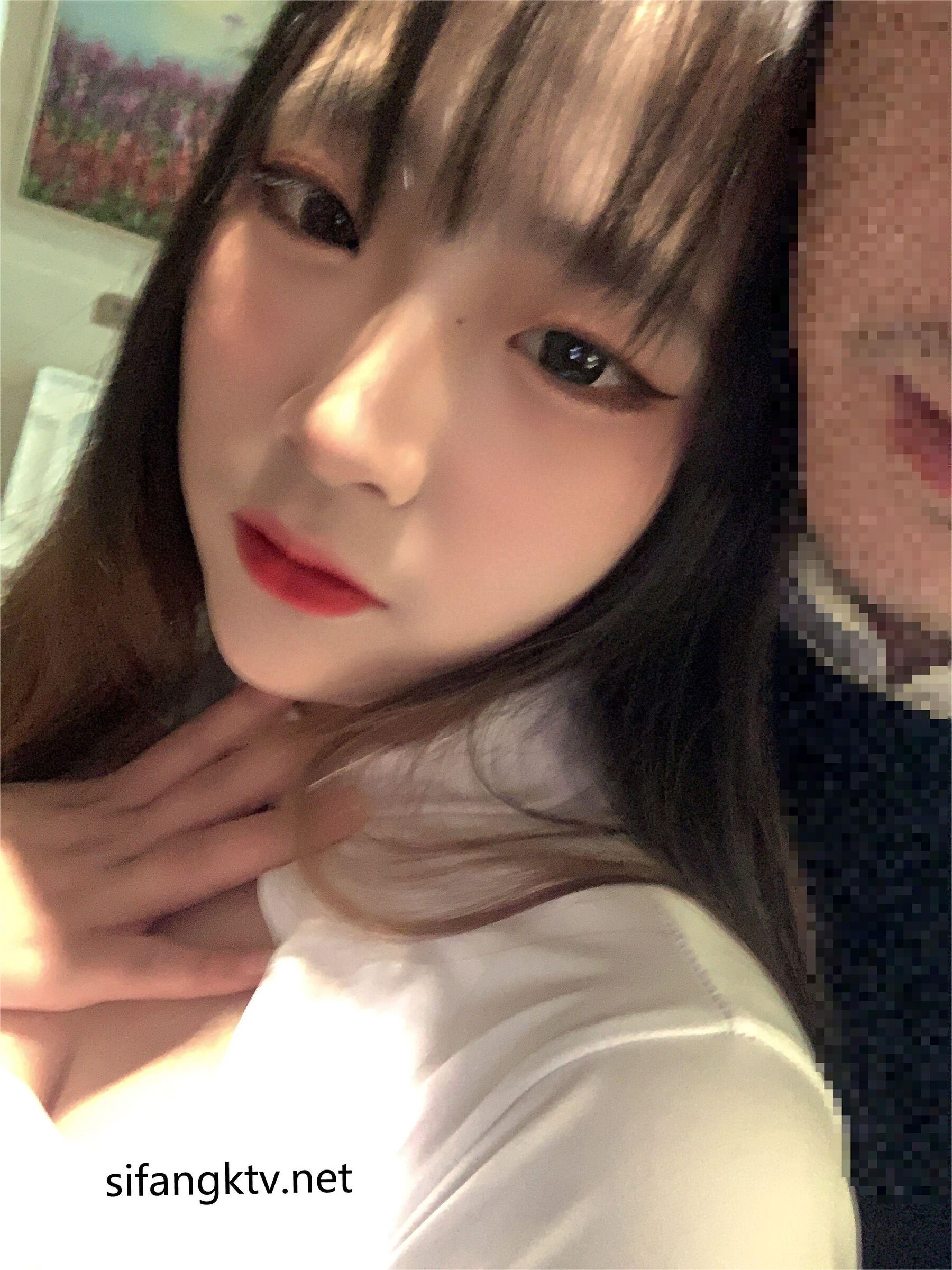 不知名国模性爱大尺度人体私拍套图