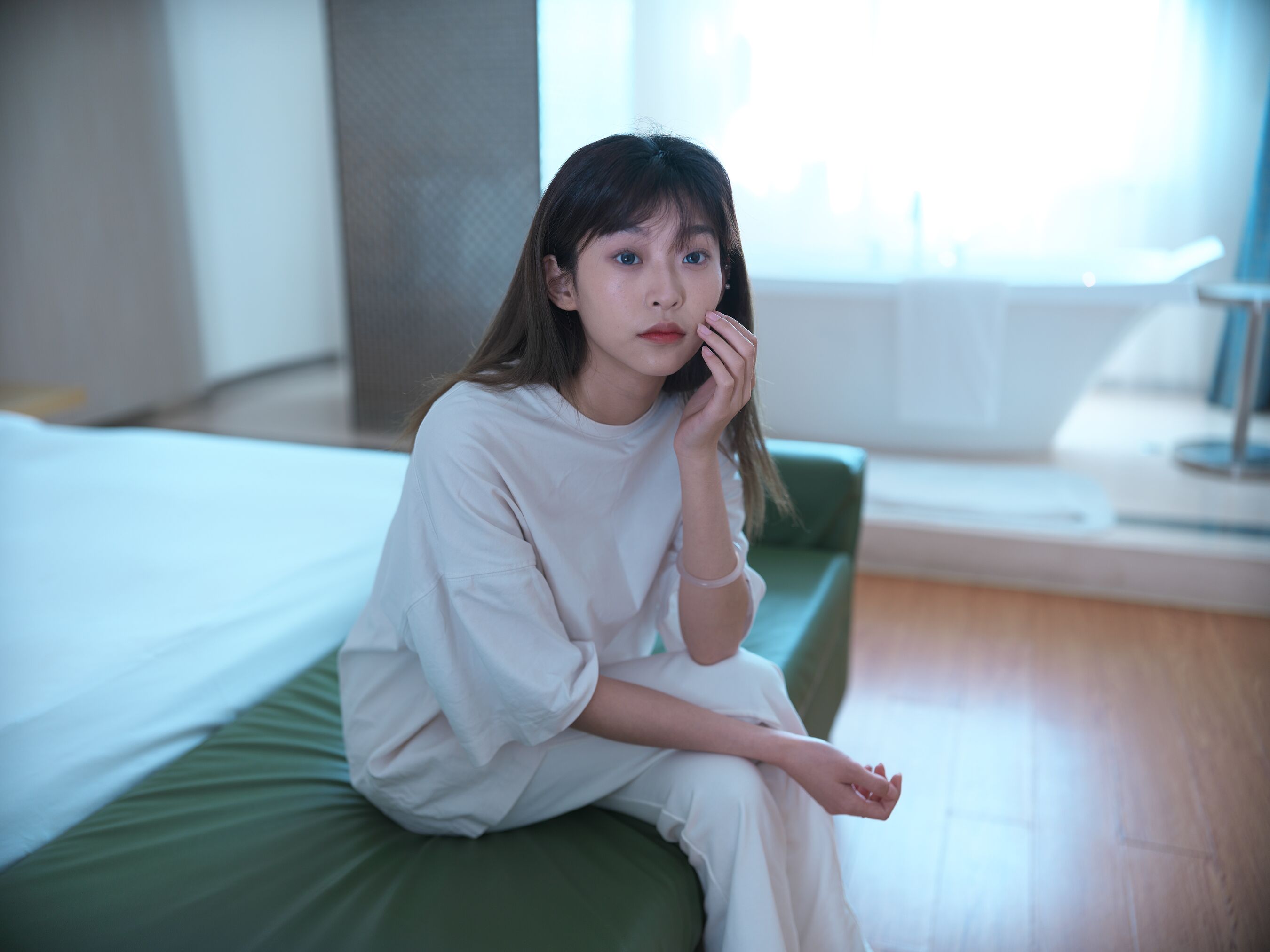 国模华莎人体私拍套图 | Page 4