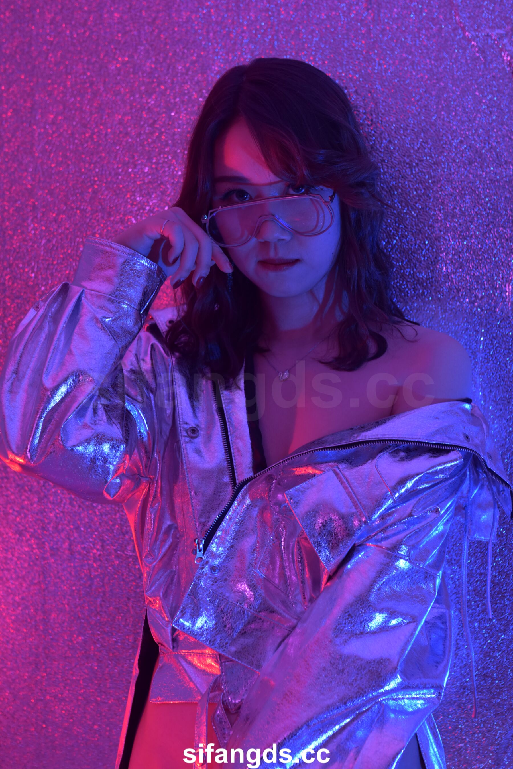 国模小兔人体私拍套图